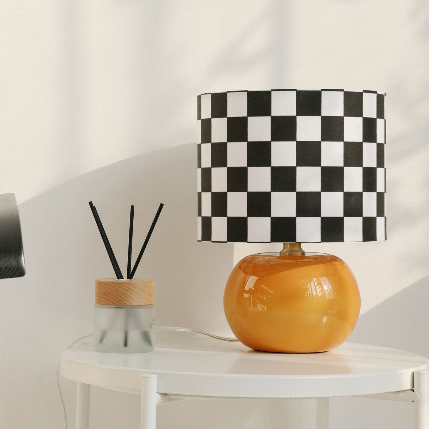 GridAura - Einzigartige geometrische Tischlampe
