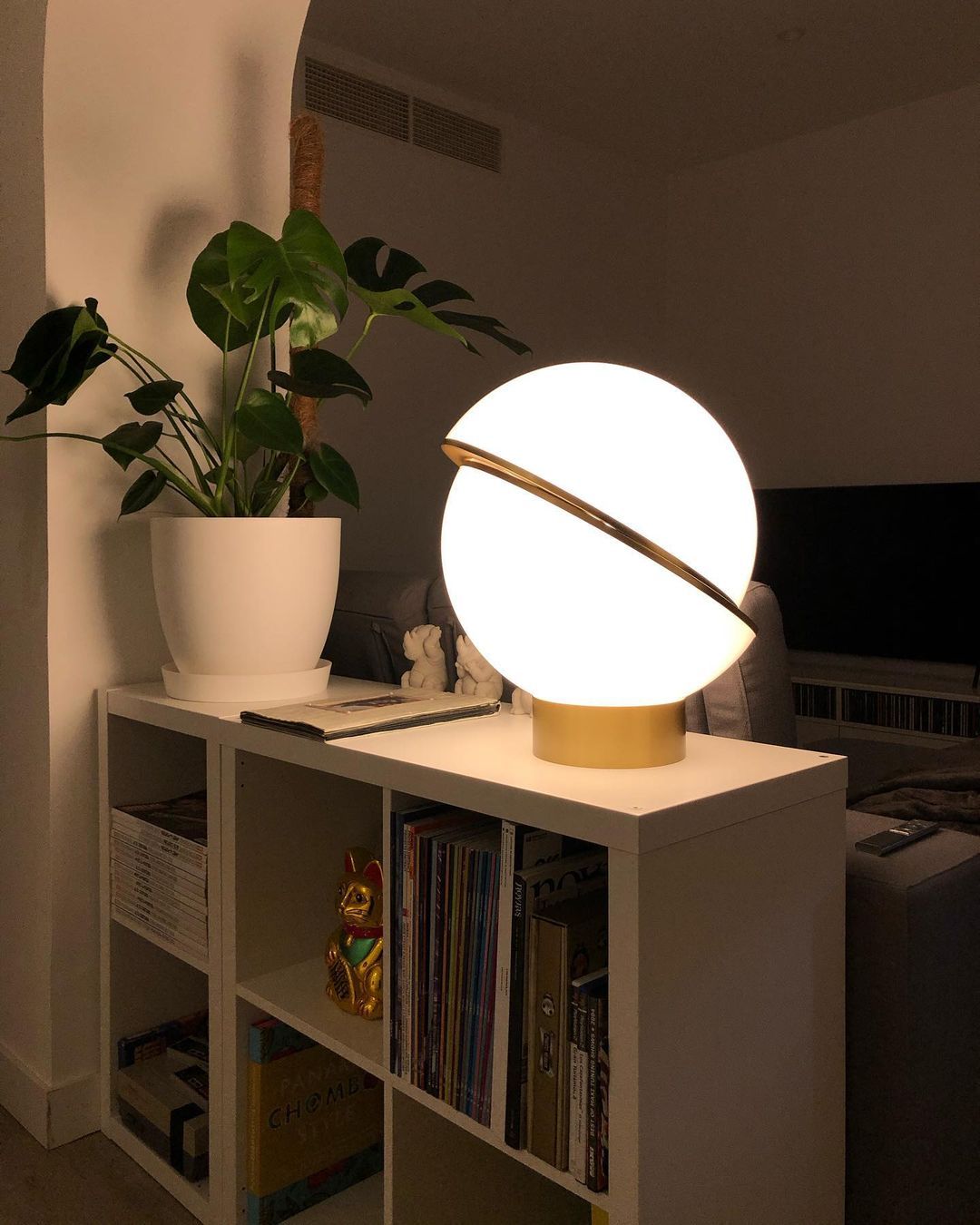 HalveMaanLuxe - Table Lamp with Unique Shape and Cosy Atmosphere
