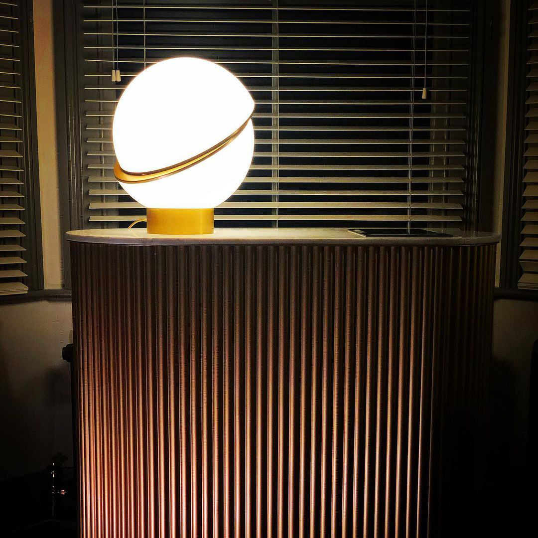 HalveMaanLuxe - Table Lamp with Unique Shape and Cosy Atmosphere