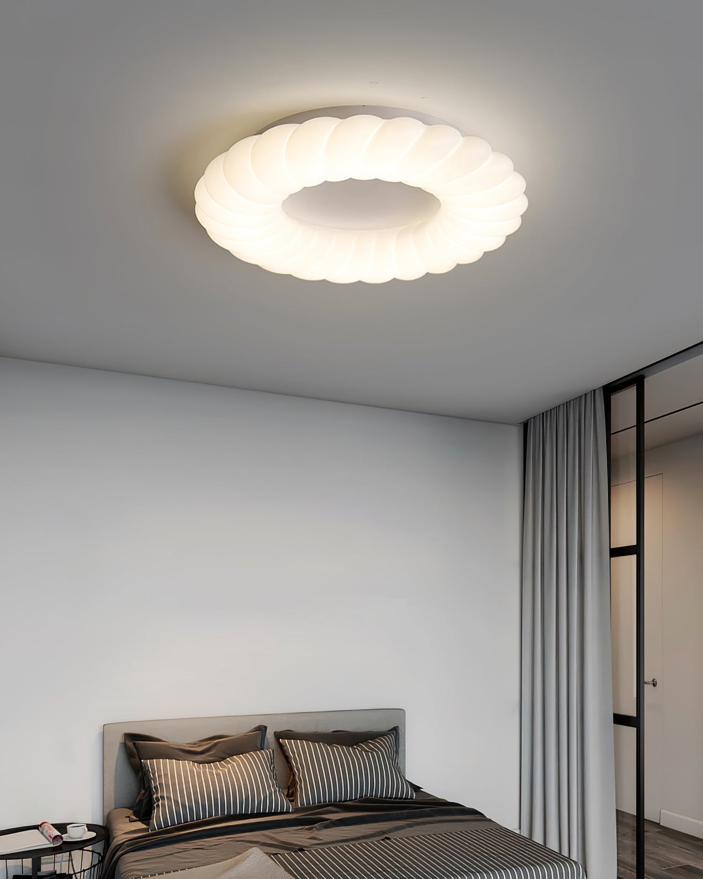 CumulusGlow - Deckenlampe mit luftiger Form und atmosphärischem Leuchten