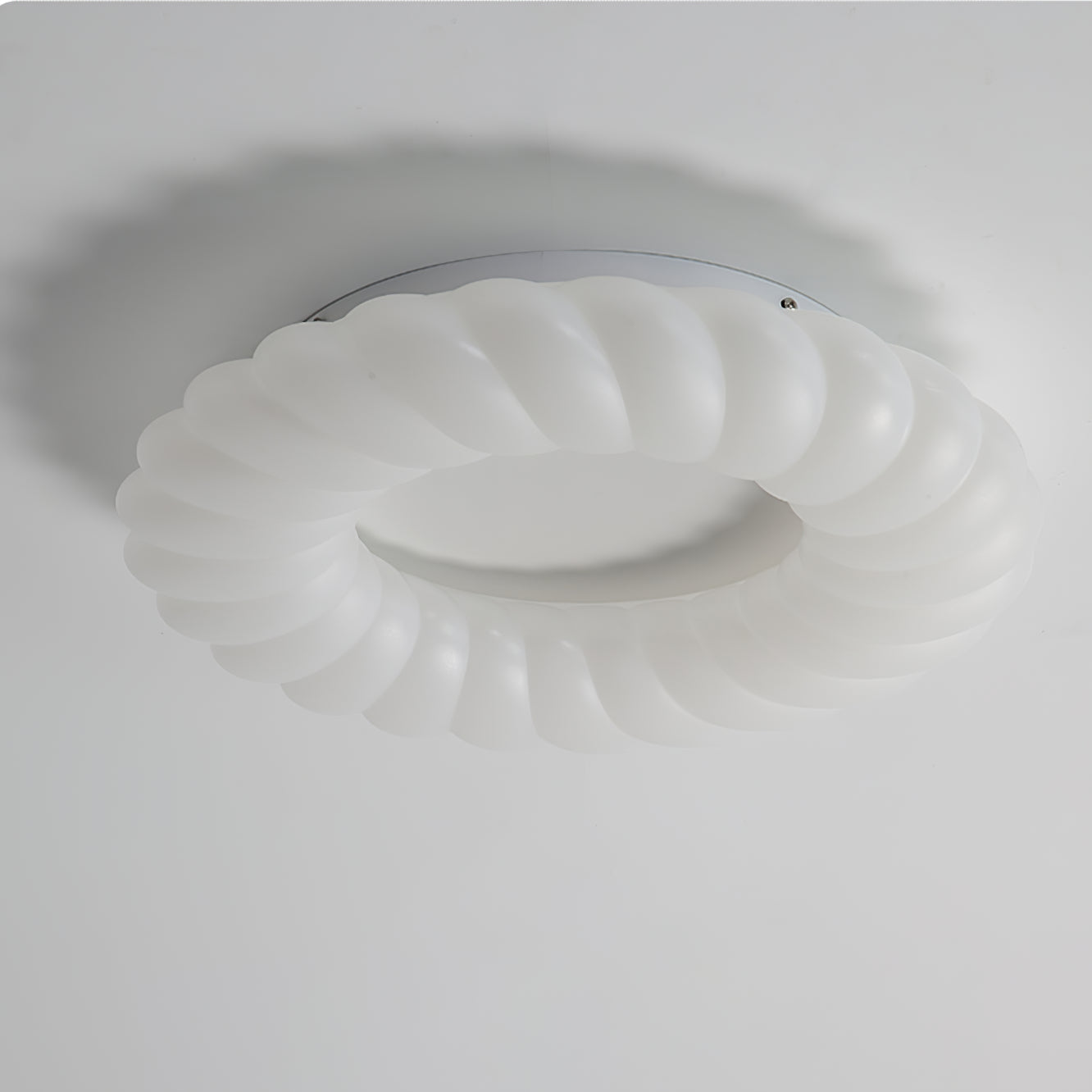 CumulusGlow - Deckenlampe mit luftiger Form und atmosphärischem Leuchten