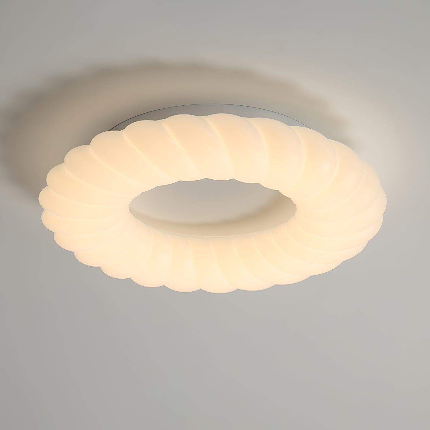 CumulusGlow - Deckenlampe mit luftiger Form und atmosphärischem Leuchten