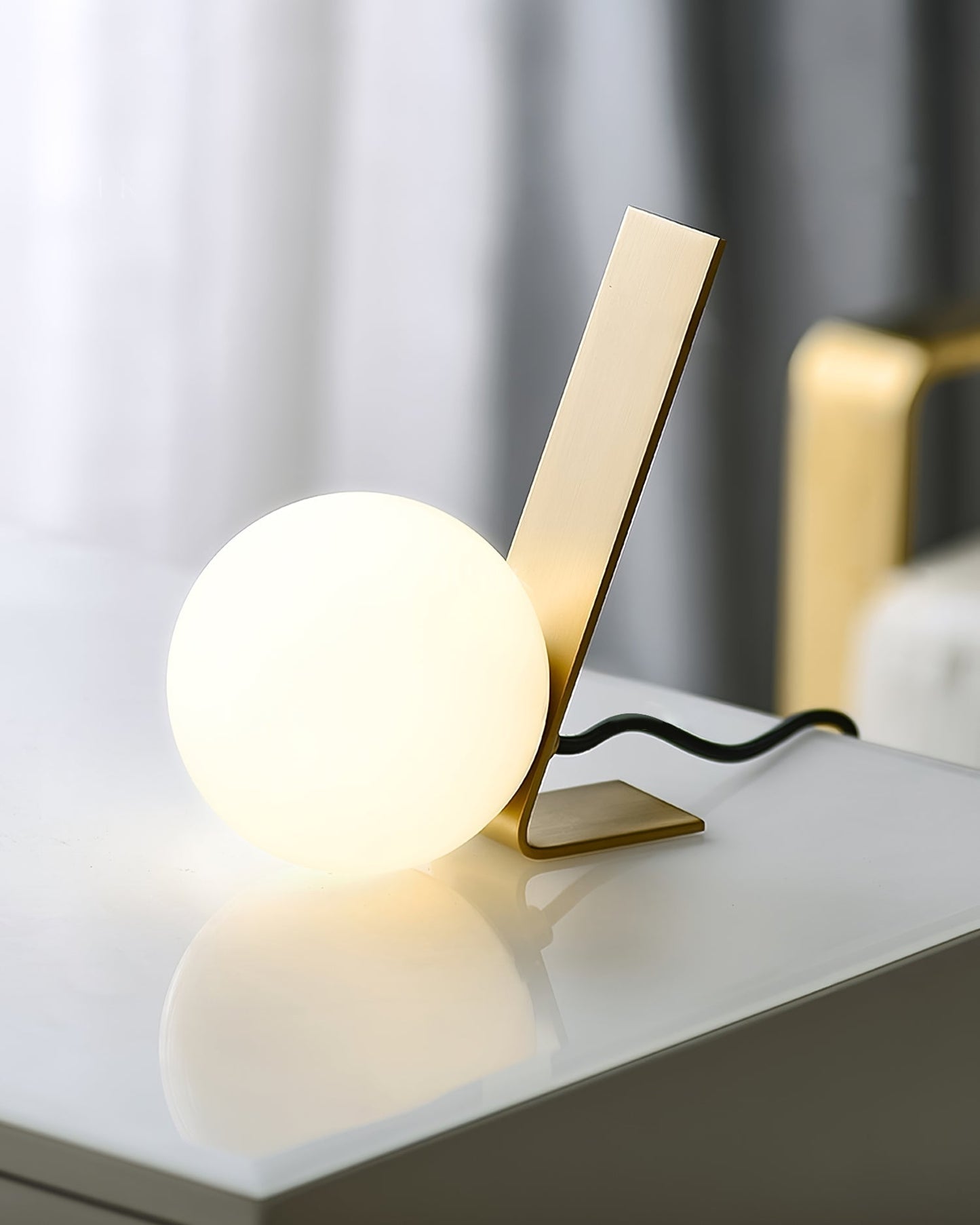 DaphneLuxe - Tafellamp met Minimalistische Elegant en Gezellige Gloed
