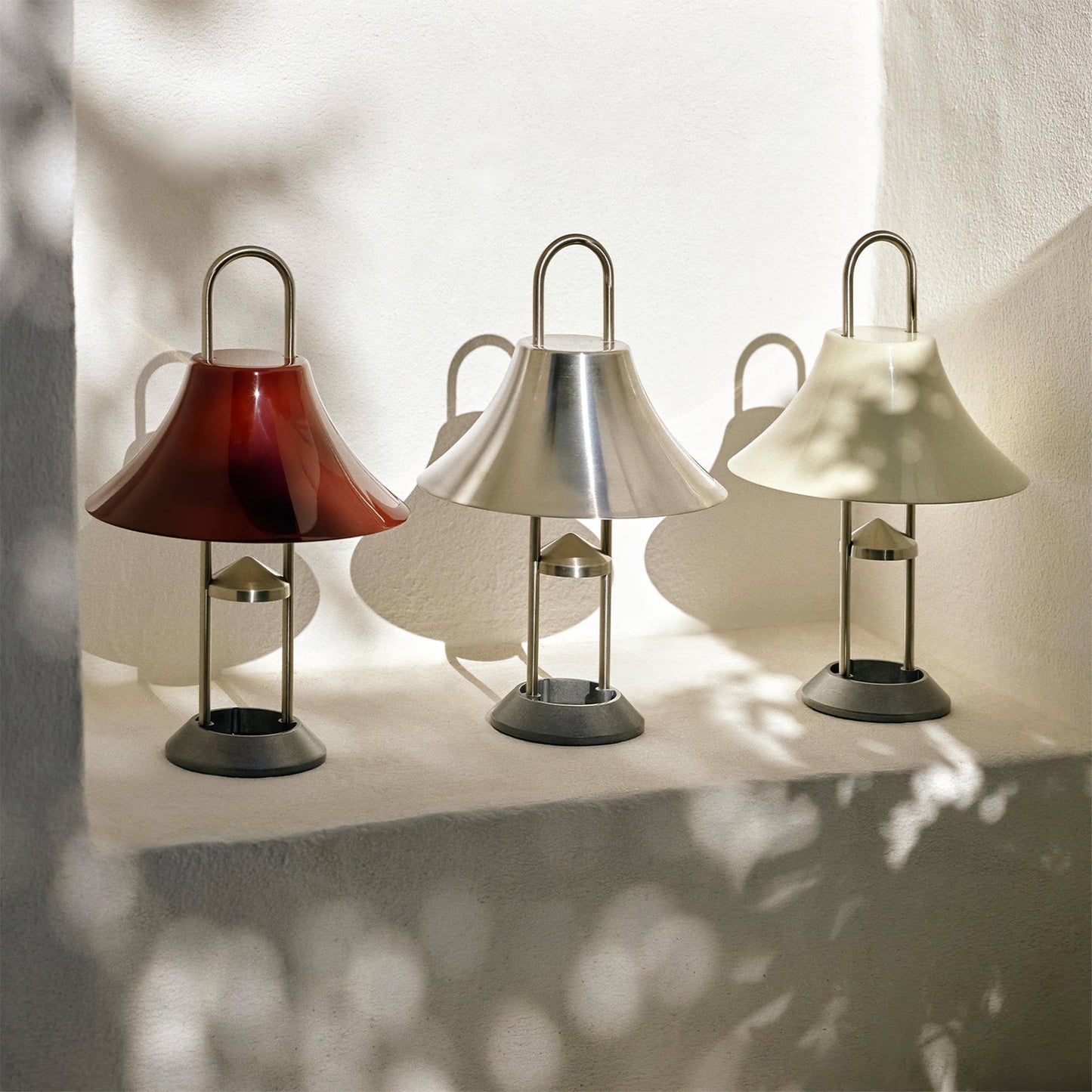 OysterShine – Genopladelig LED-bordlampe med monteringskrog