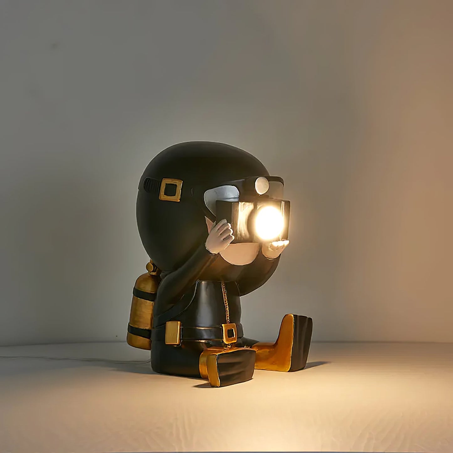 DiverGlow - Tafellamp met eigentijds ontwerp en zachte lichtverdeling