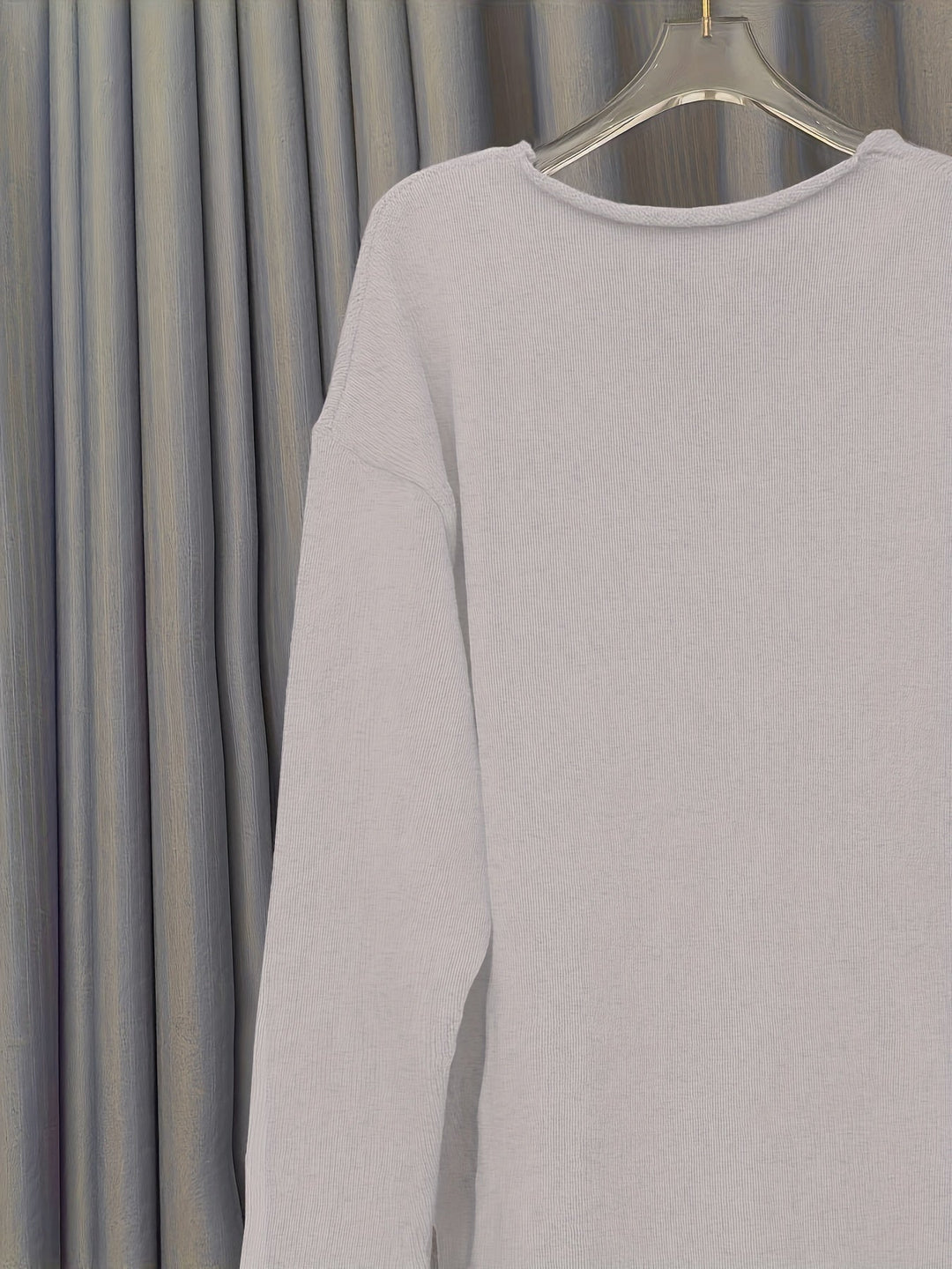 Xenia – Pull élégant pour femmes avec col en V