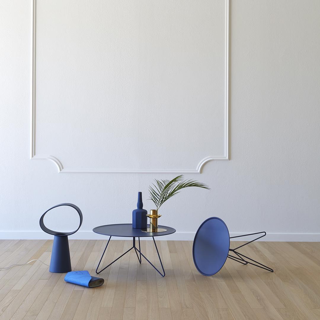 LuxeEclipse - Table Lamp with Sleek Design and Atmospheric Lighting