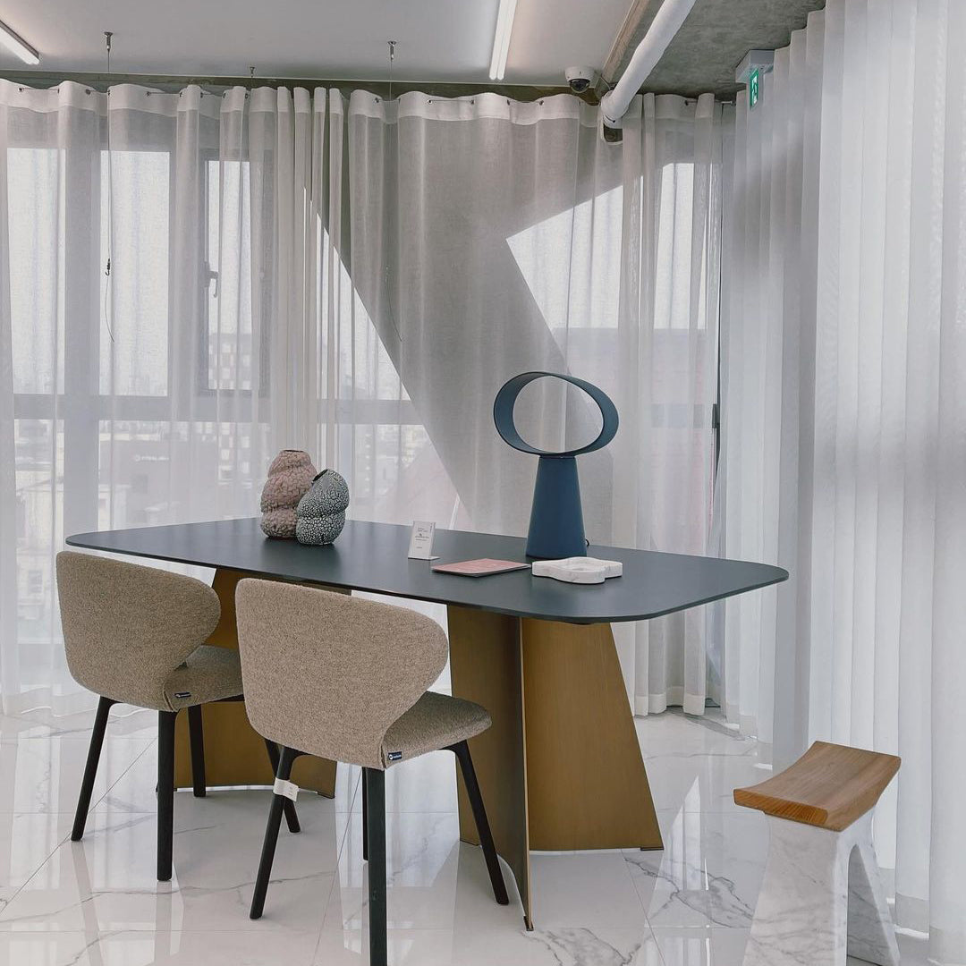 LuxeEclipse - Table Lamp with Sleek Design and Atmospheric Lighting