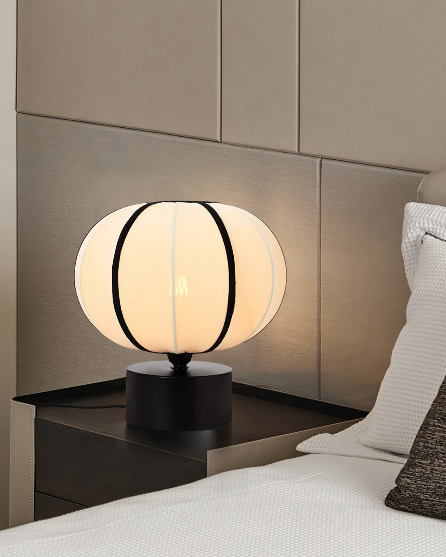 EllosGlow - Table Lamp with Modern Shape and Warm Glow