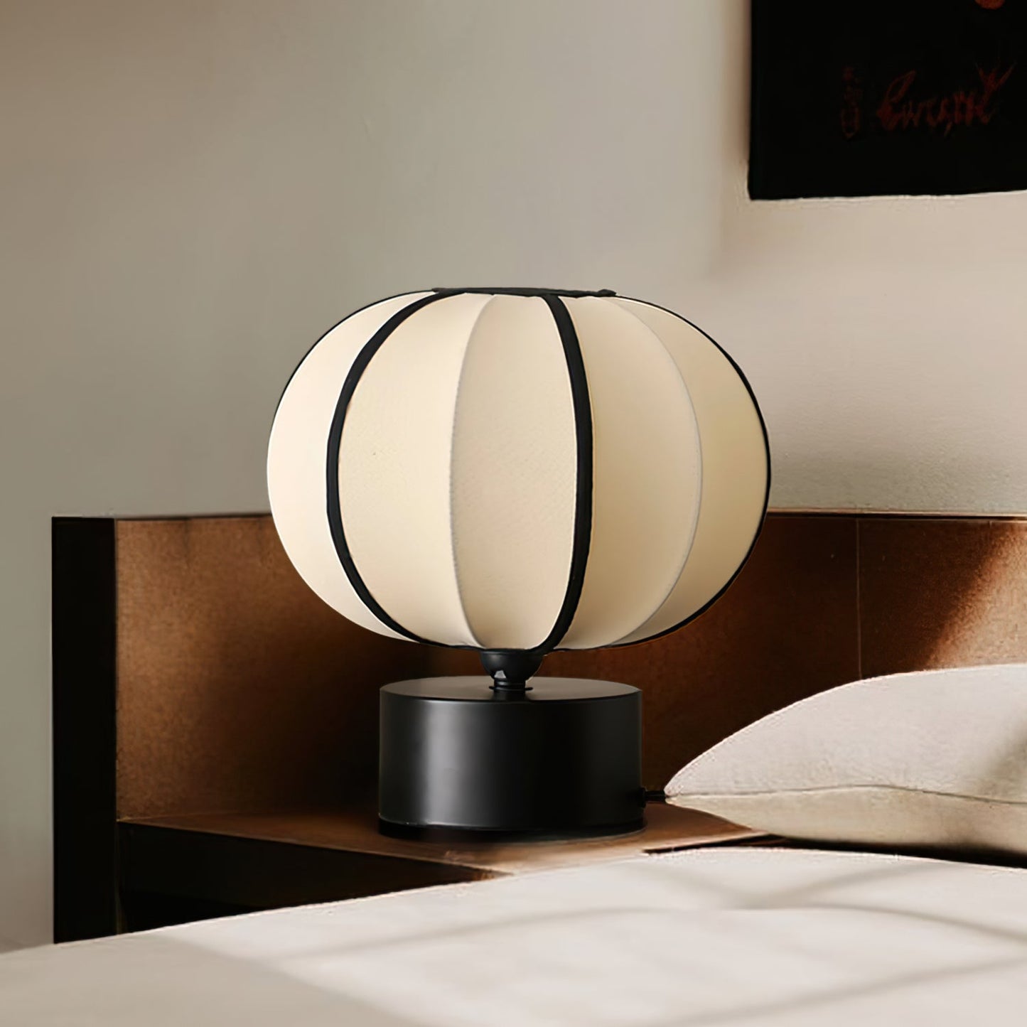 EllosGlow - Table Lamp with Modern Shape and Warm Glow