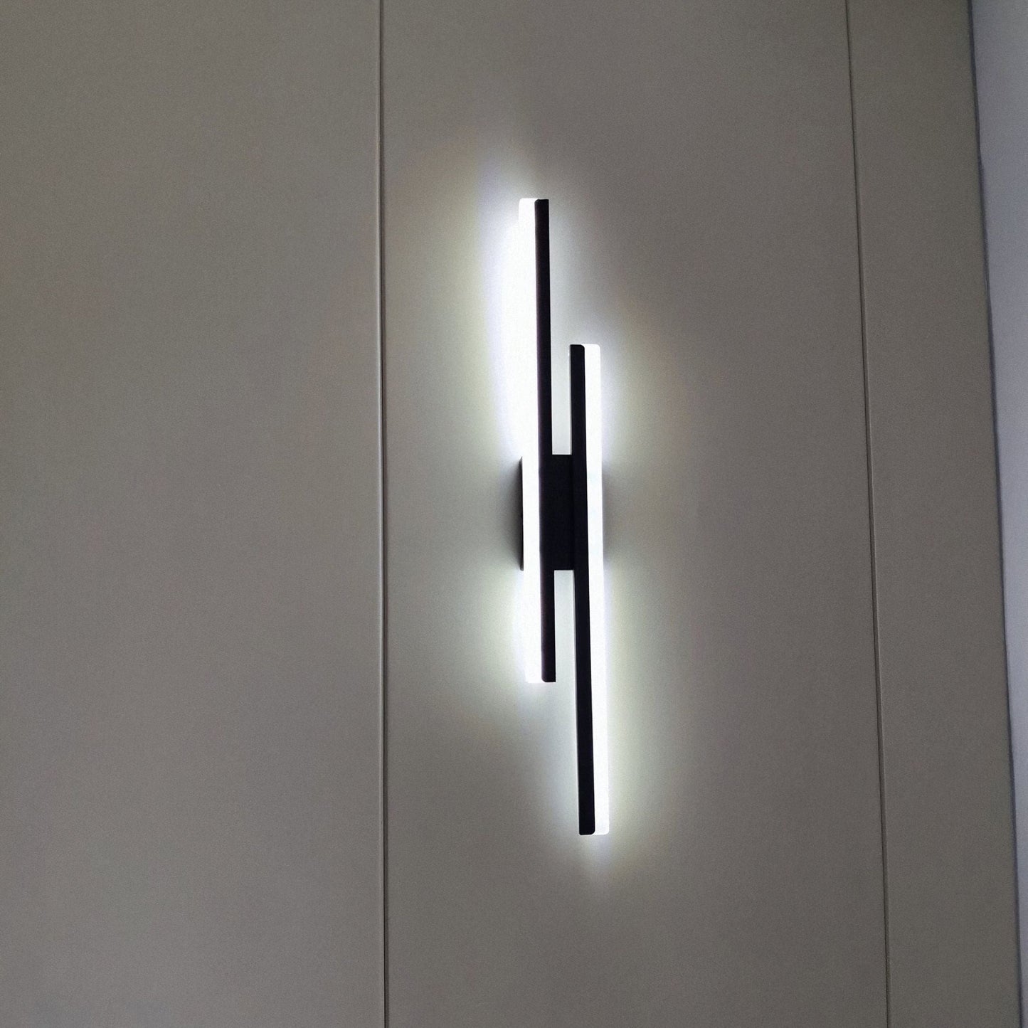 NordicShine - Elegante Wandleuchte mit LED-Technologie