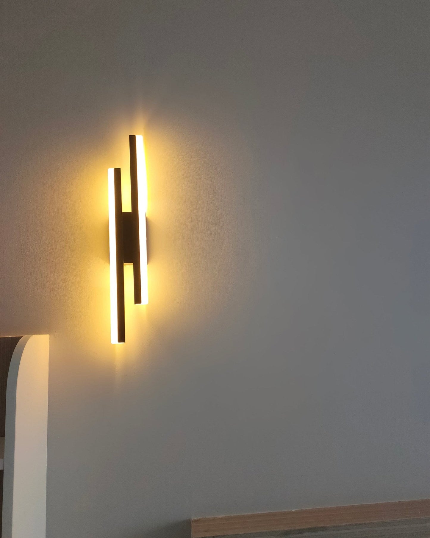 NordicShine - Elegante Wandleuchte mit LED-Technologie