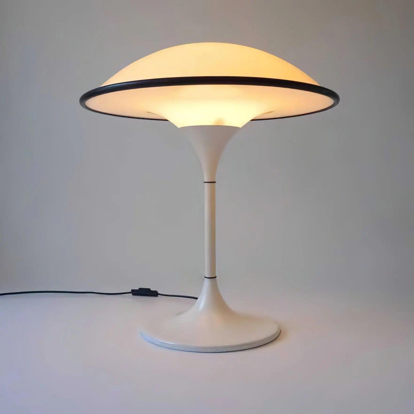 FontanaGlow - Skandinavisk Bordlampe