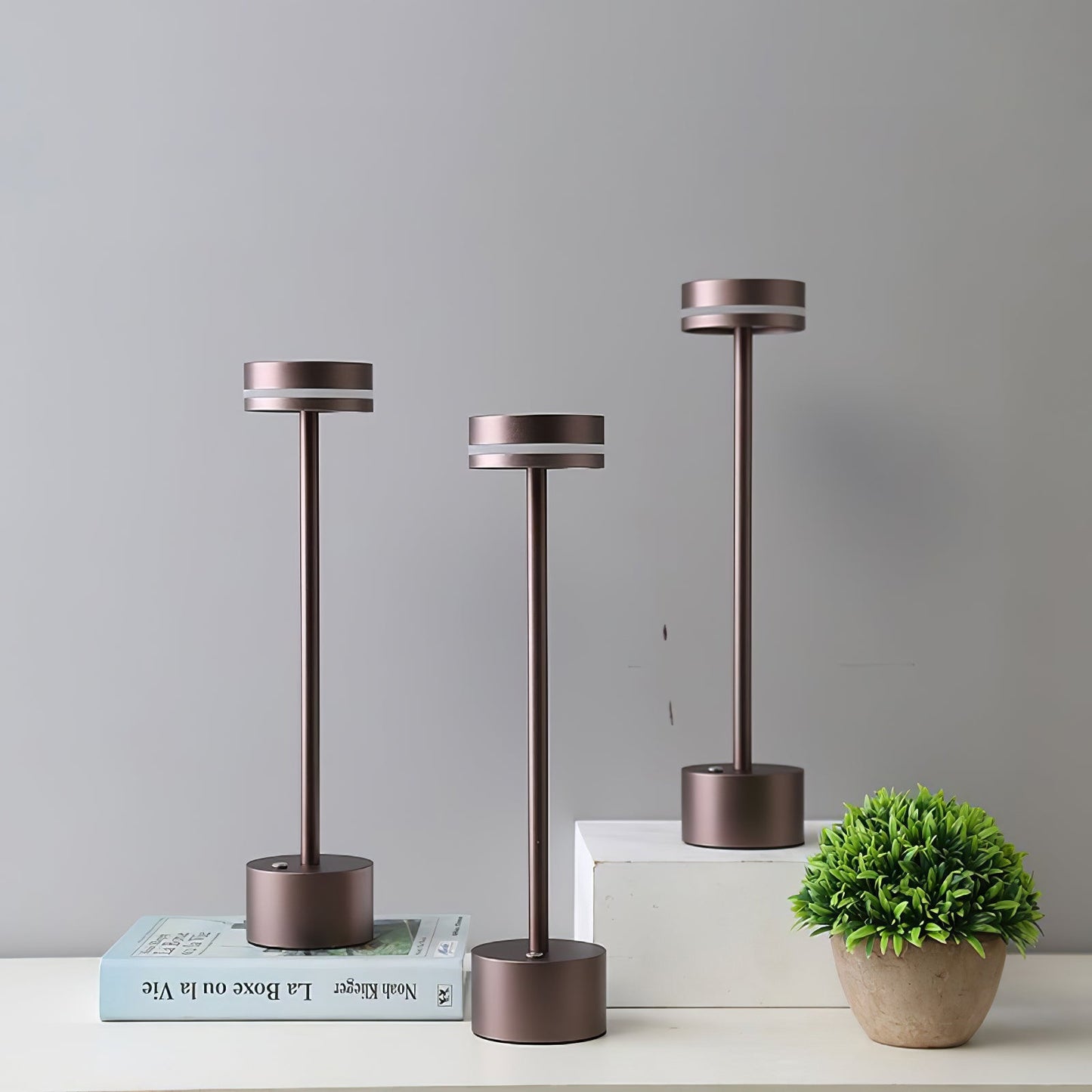 FunGloed - LED bordlampe med energisk design og behagelig belysning