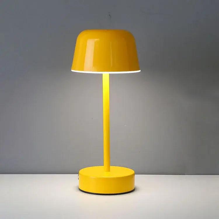 IlluCore - Modern Table Lamp