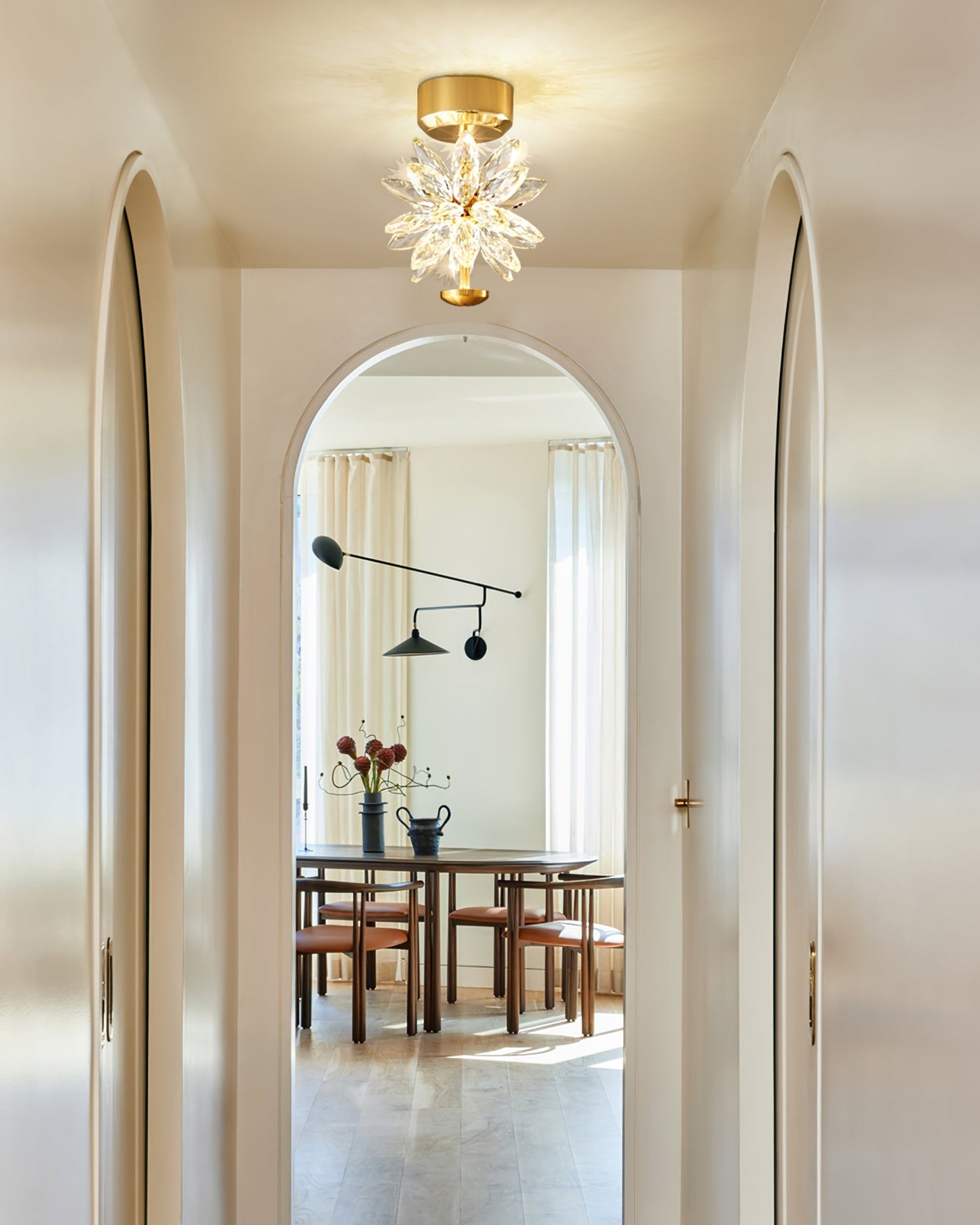FlowerLuxe - Ceiling Lamp with Floral Design and Subtle Lighting