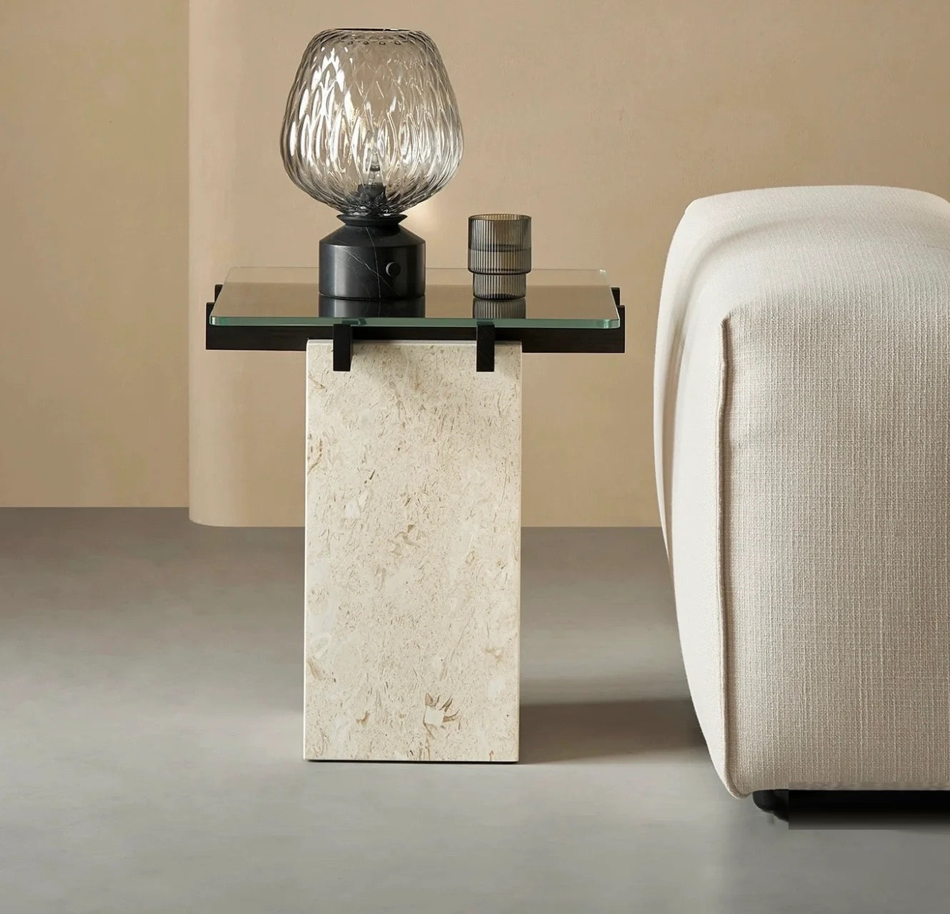 GlowBlazer - Moderne bordlampe med glasskærm og stemningslys
