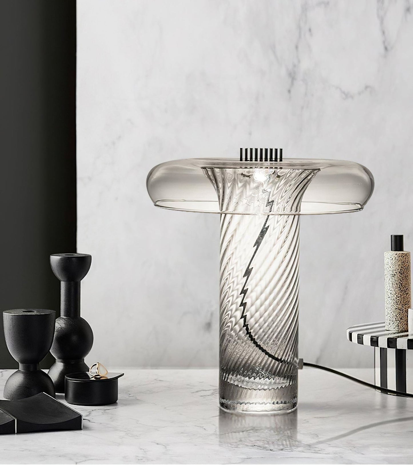 StellarLuxe - Lampe de table avec design étoile et lueur intime