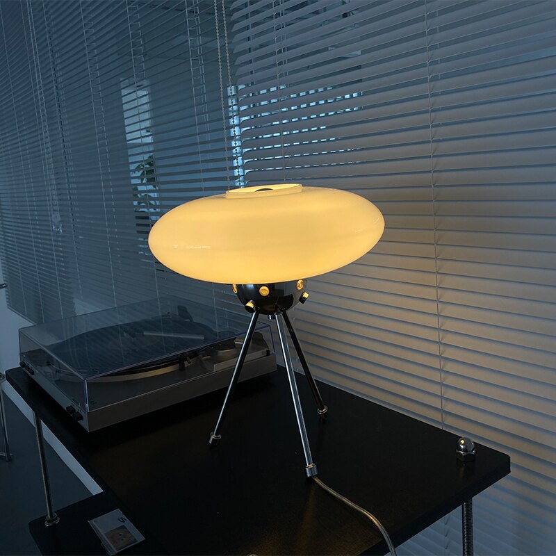 GlassOrbit - Bordlampe