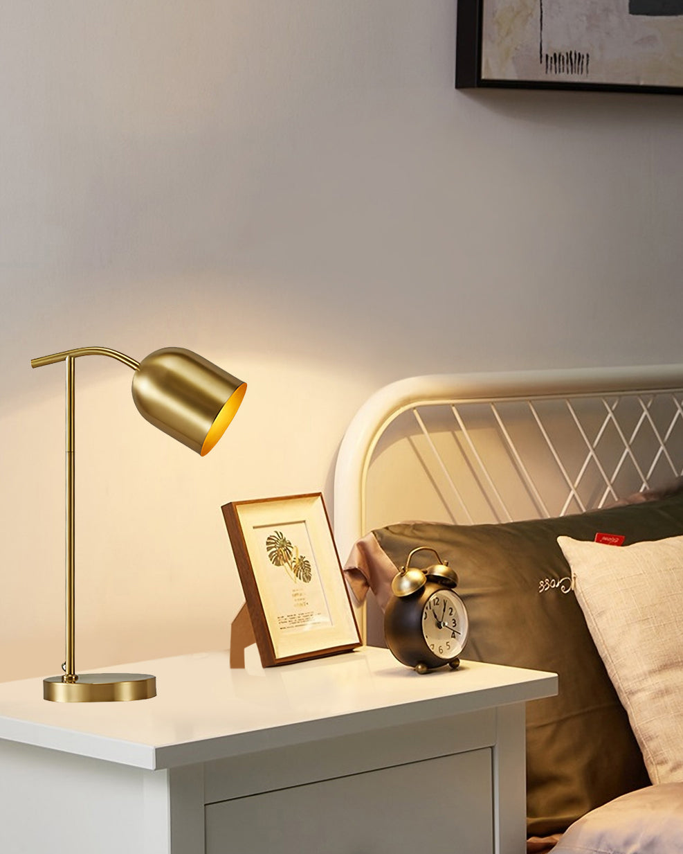 GlowAccent – Funktionel og dekorativ bordlampe i messing