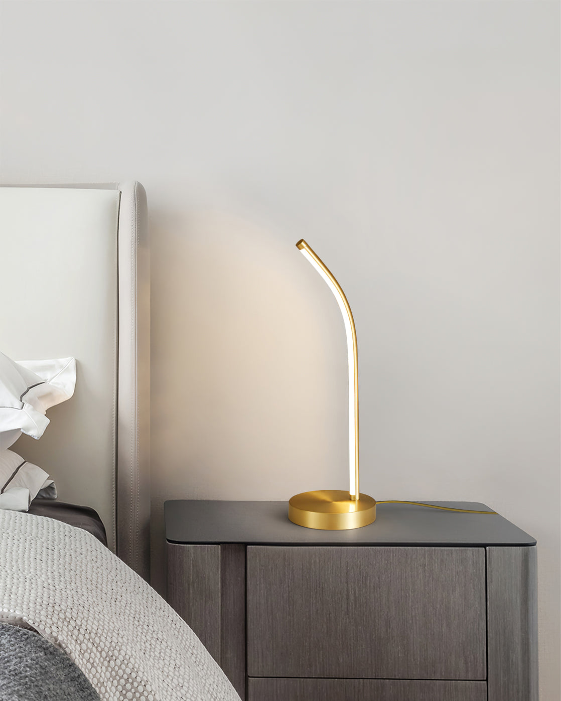LinearGlow – Minimalistisk bordlampe med dæmpbar LED