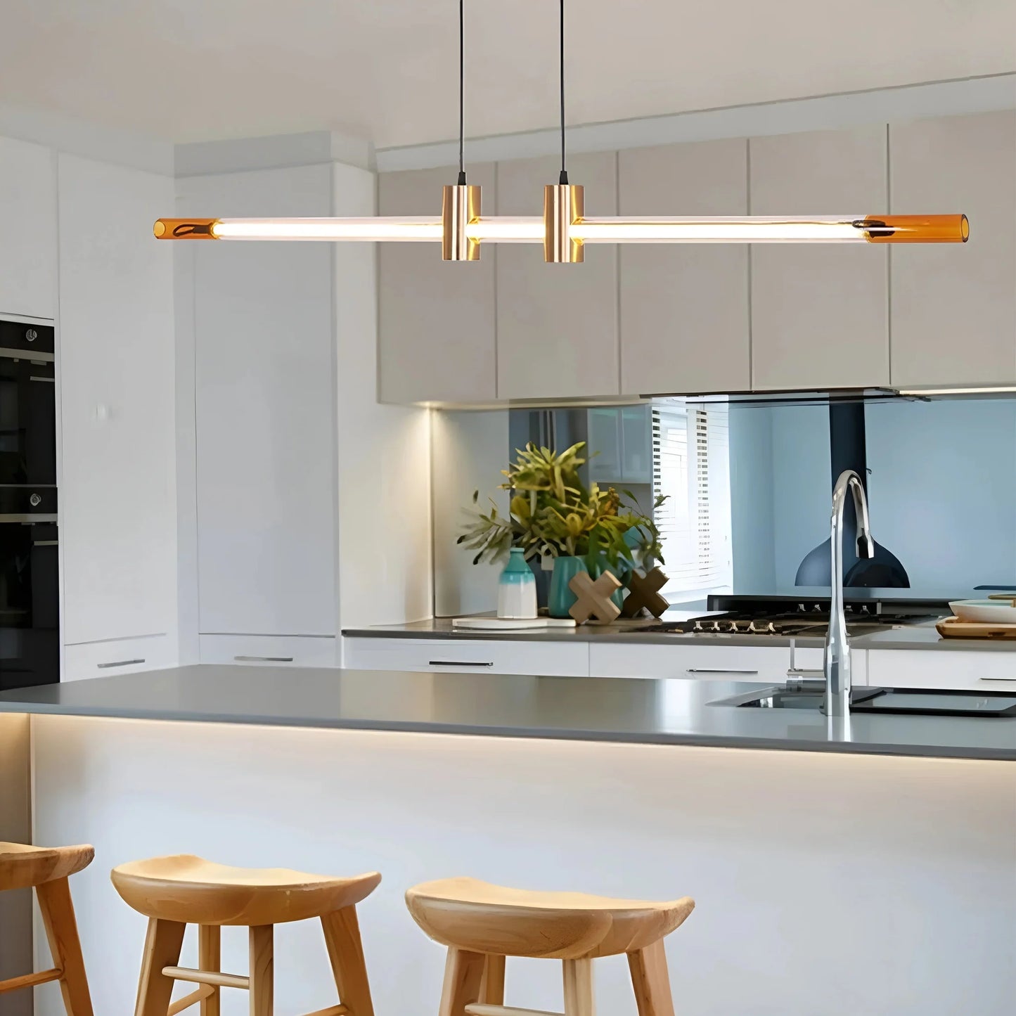 GlowElevate - Stilig lysekrone i gulldesign