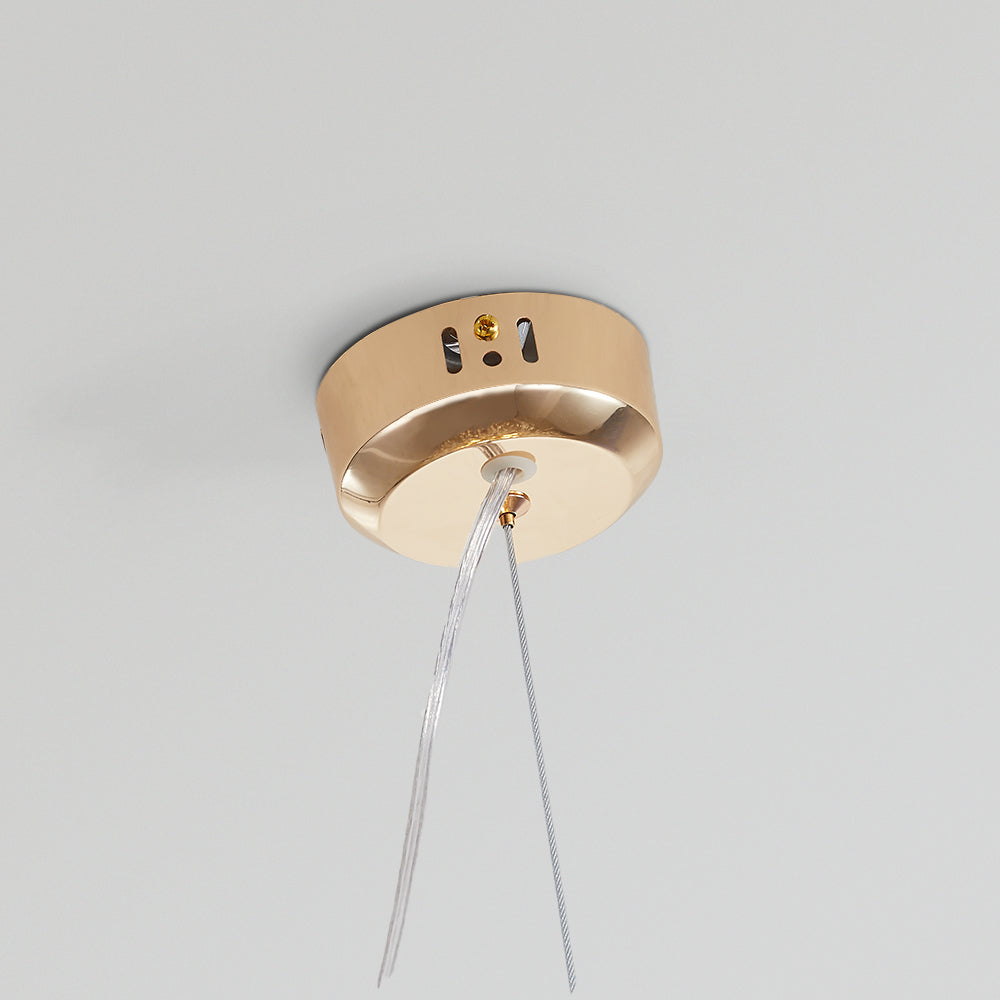 LuxeLumi - Moderne LED-Beleuchtung mit goldenen Akzenten
