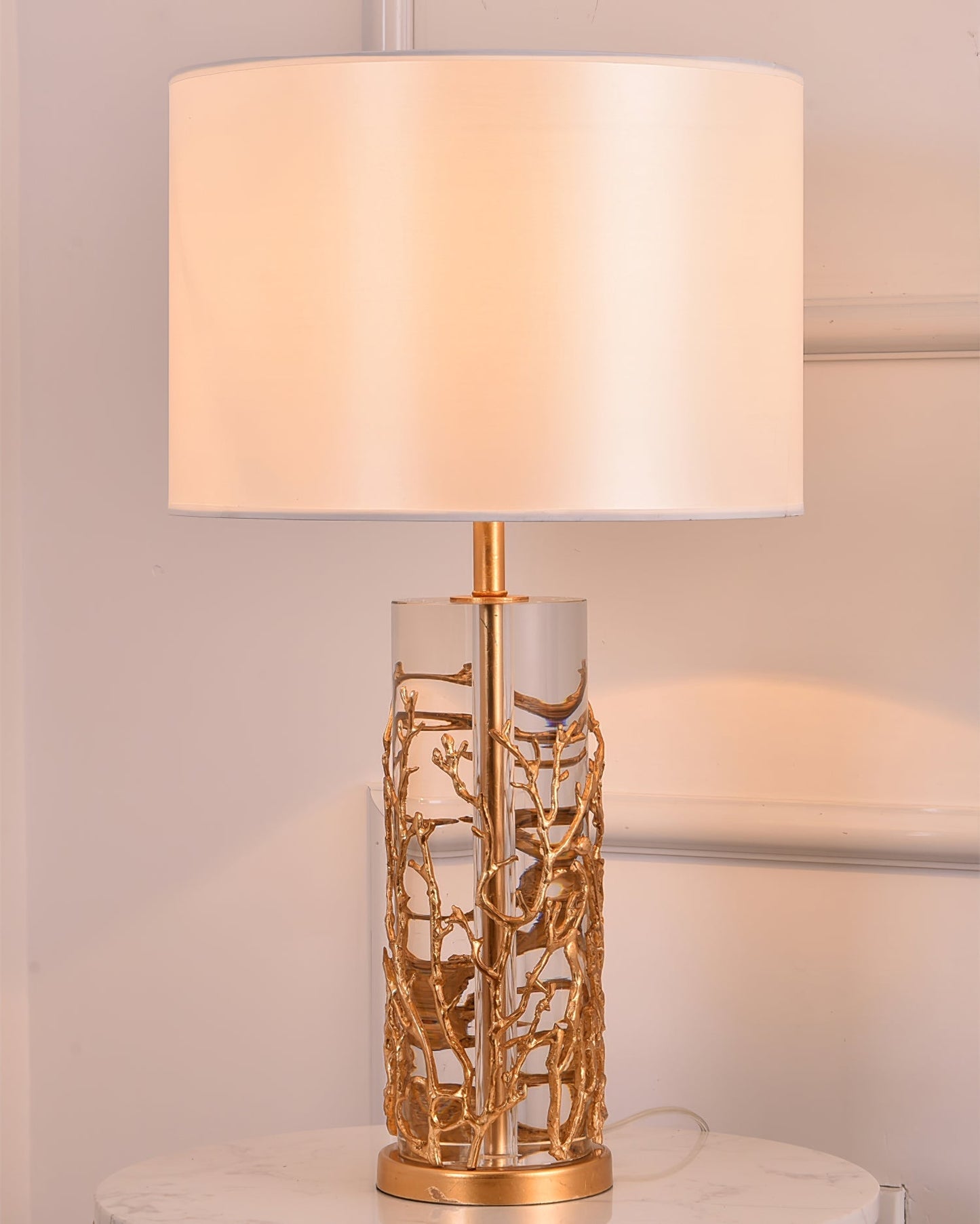 QuatrefoilElegance - Table Lamp