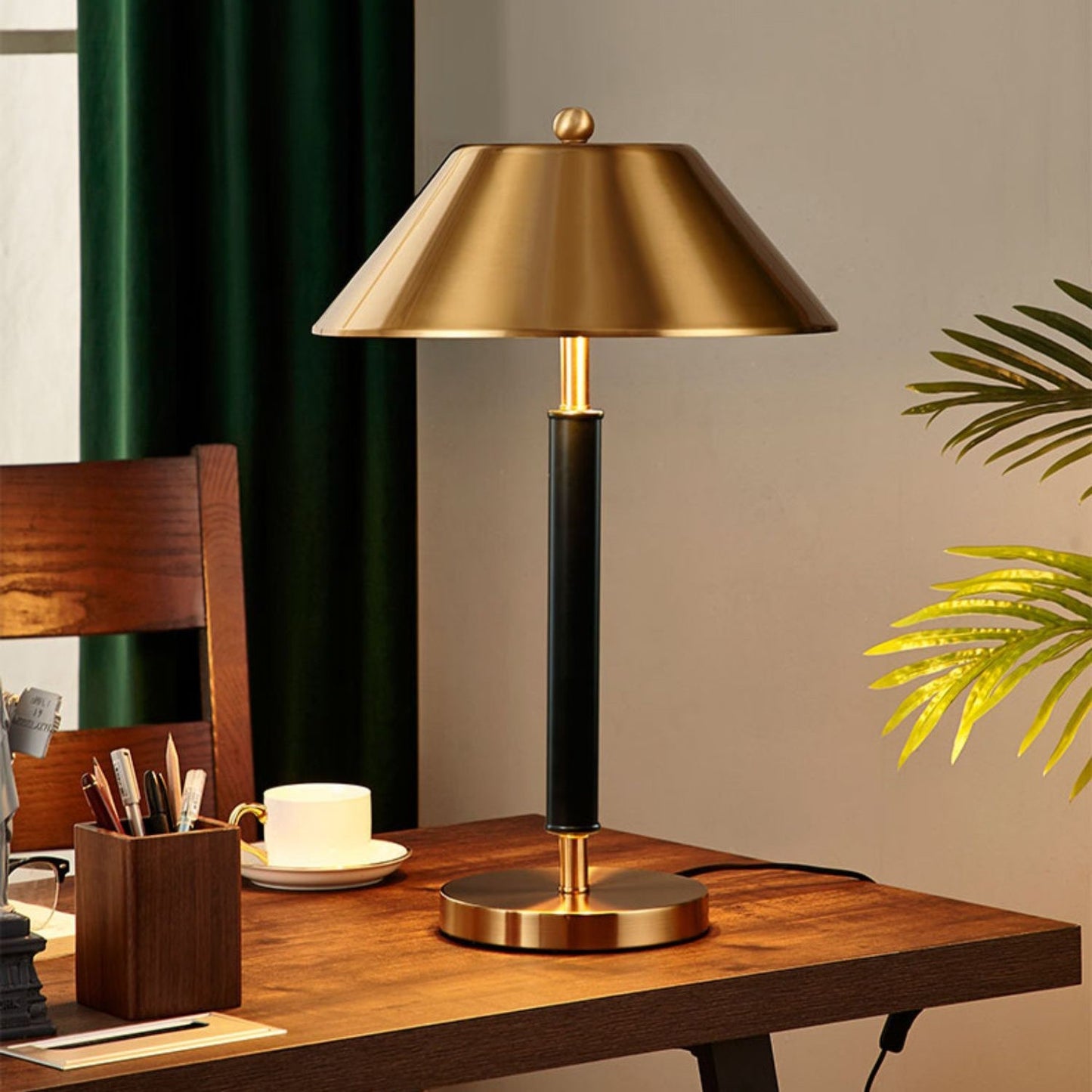 LuxeFuture - Table Lamp with Modern Design and Soft Lighting