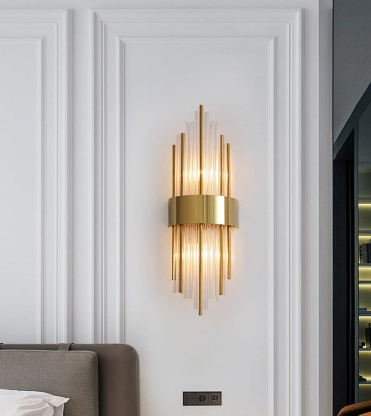 RadiantLux - Guld Krystal Væglampe med Bæredygtigt Design
