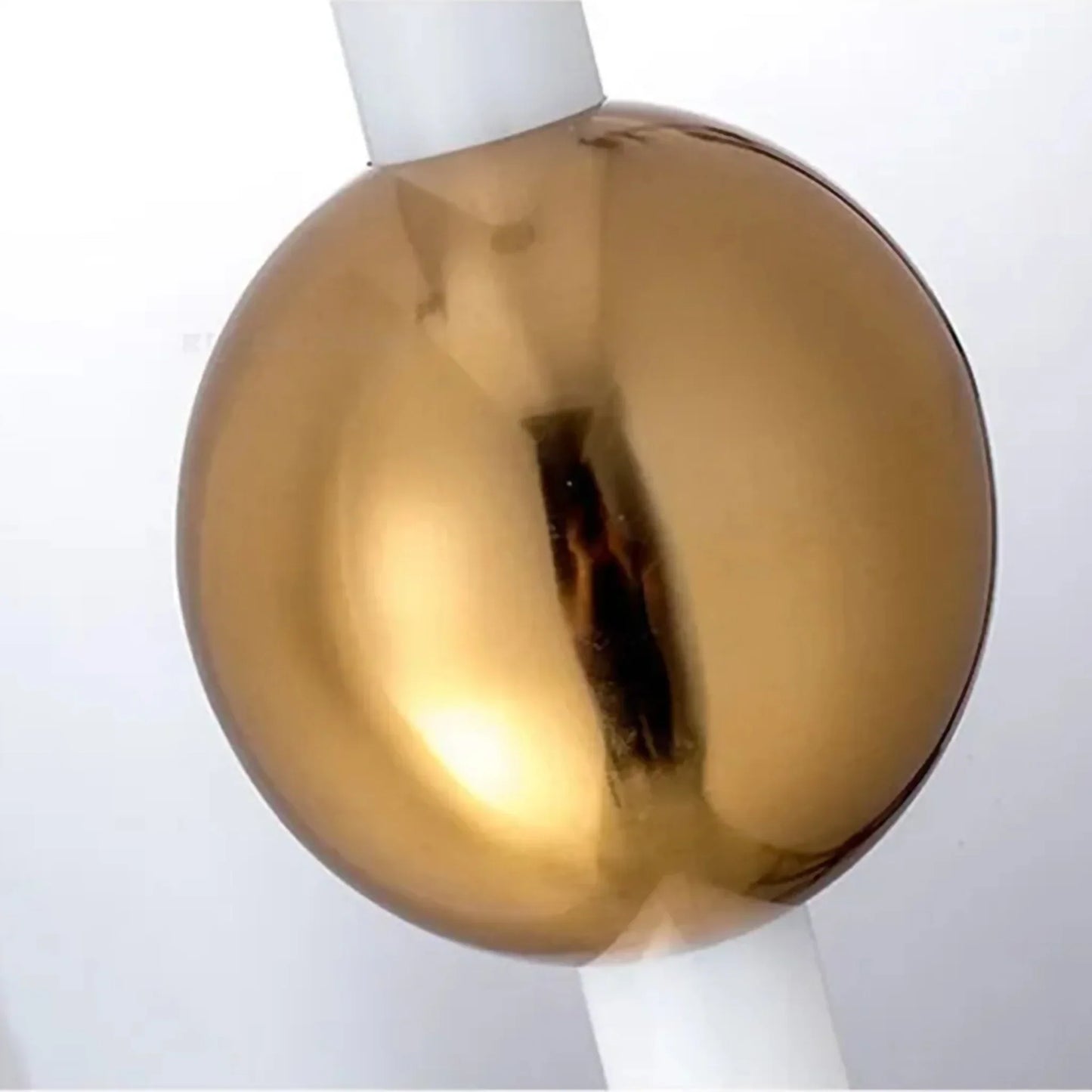 GleamGold - Lustre en or élégant
