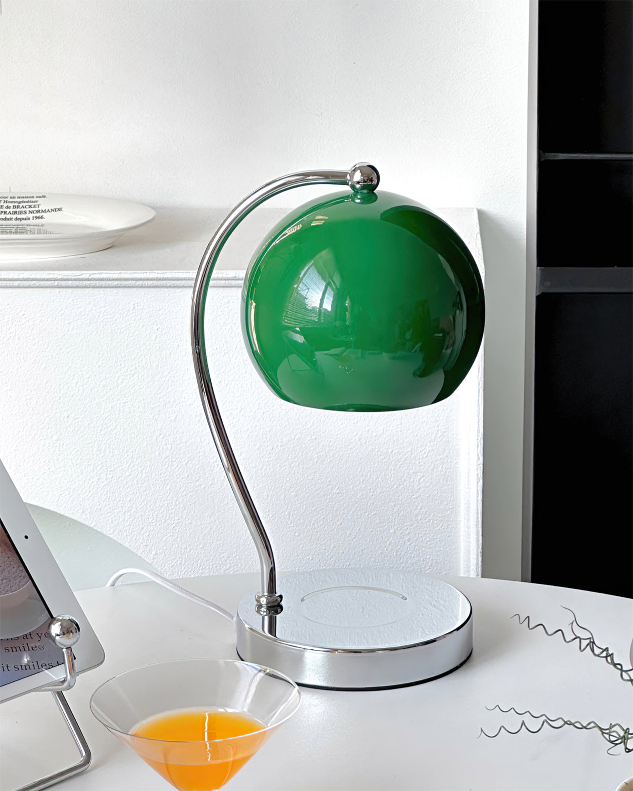 CandleGlow - Bordlampe med stearinlys og moderne finish