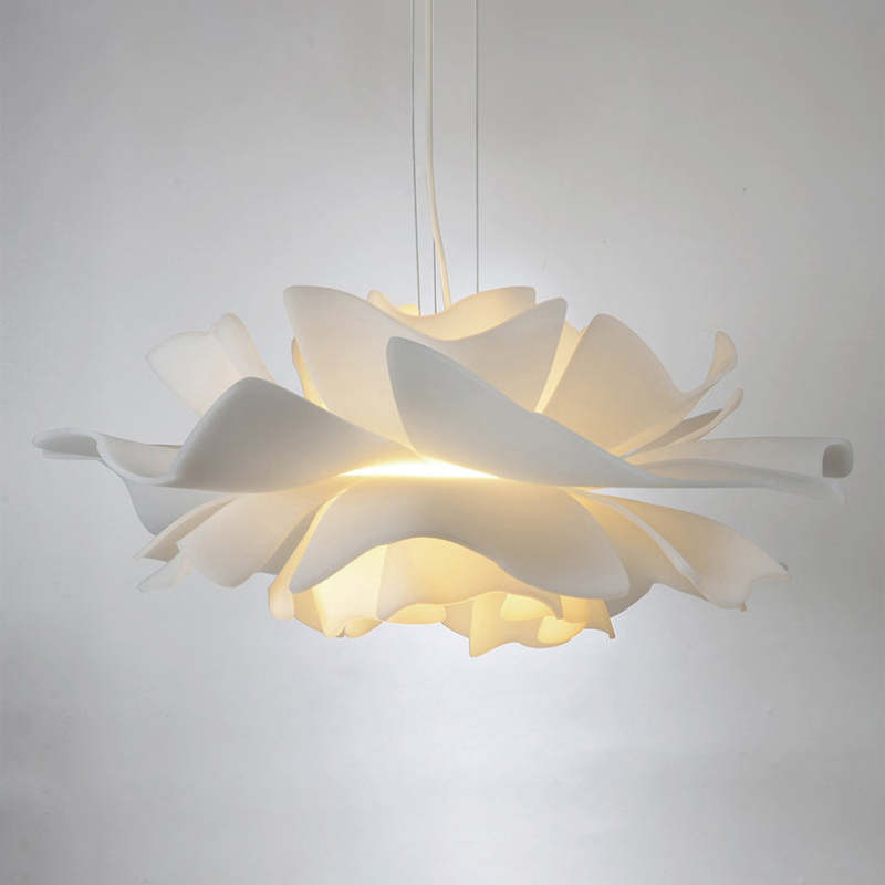 LuxeBloem - Modern Wall Lamp in White Metal