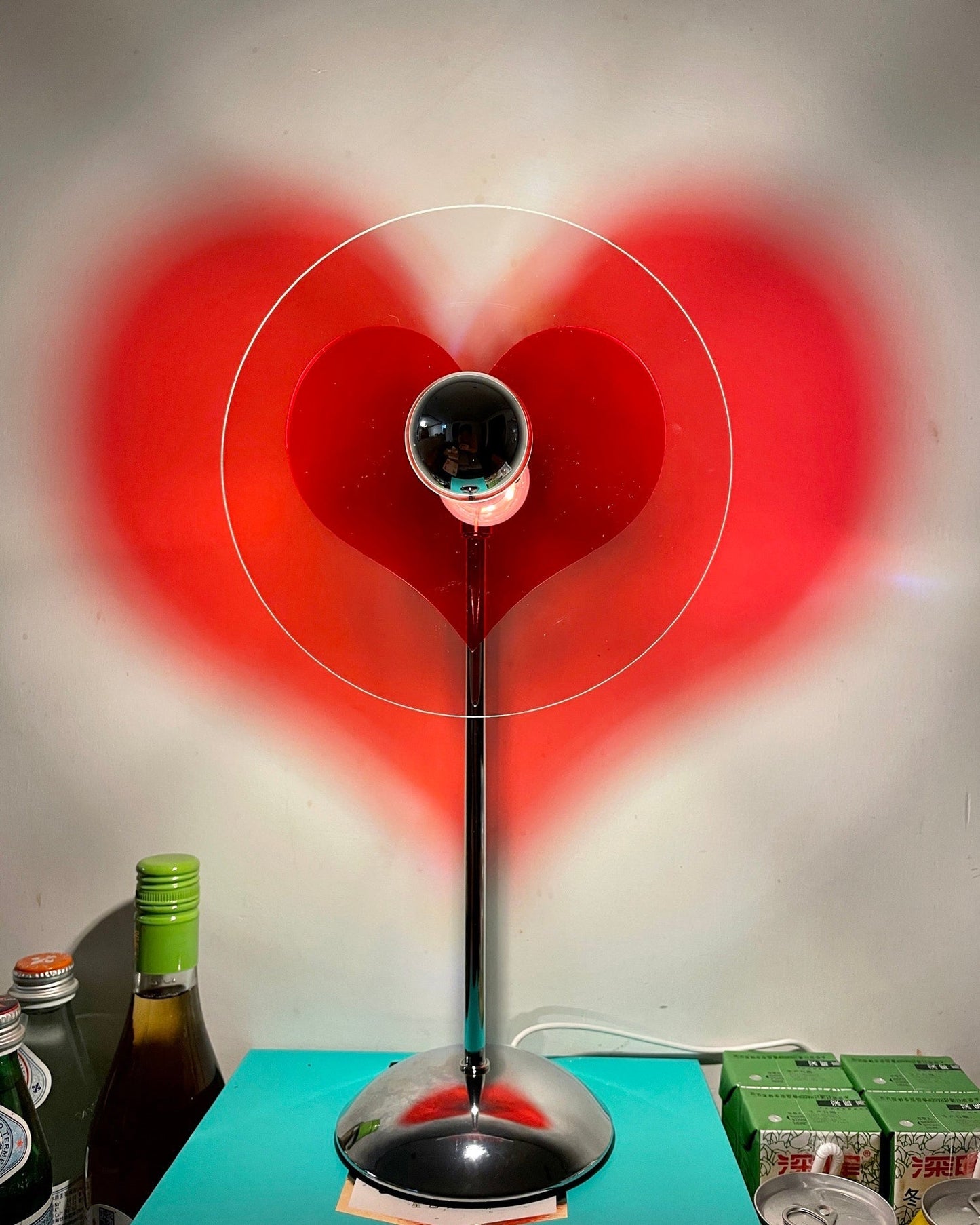 HeartBeam - Tischlampe mit Metallschirm und wiederaufladbarer LED