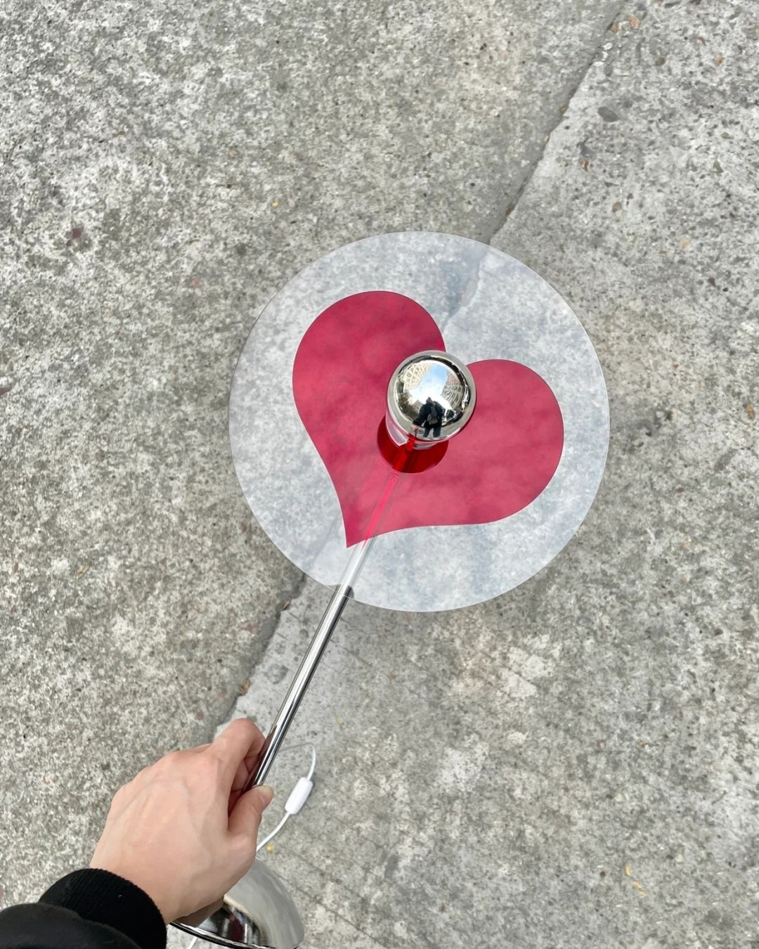 HeartBeam - Tischlampe mit Metallschirm und wiederaufladbarer LED