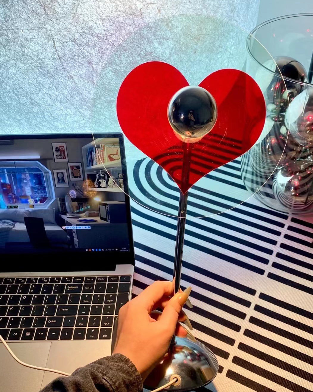 HeartBeam - Tischlampe mit Metallschirm und wiederaufladbarer LED