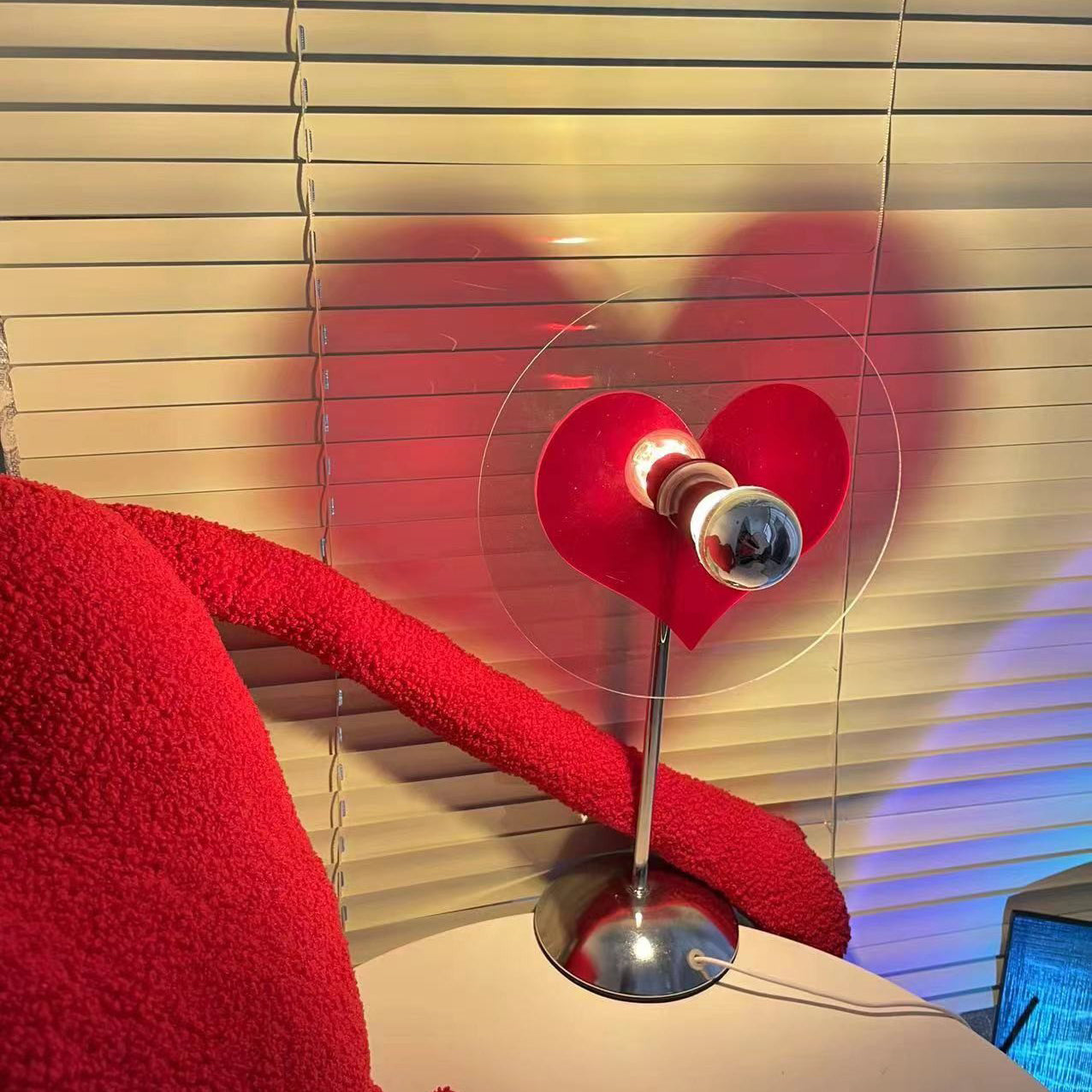 HeartBeam - Tischlampe mit Metallschirm und wiederaufladbarer LED