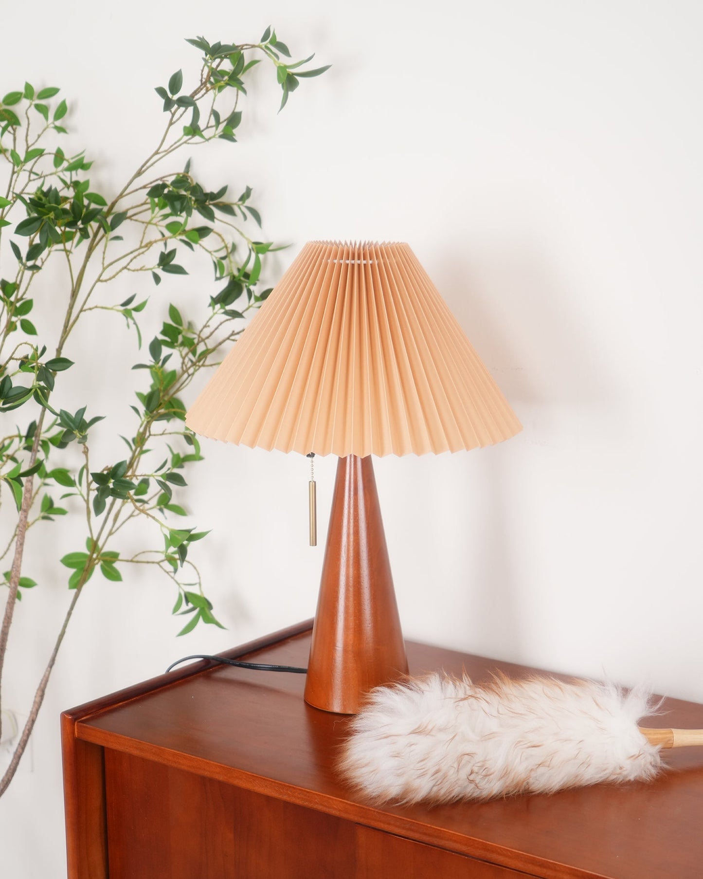 TimberLight - Moderne træ- og metallampe til bord