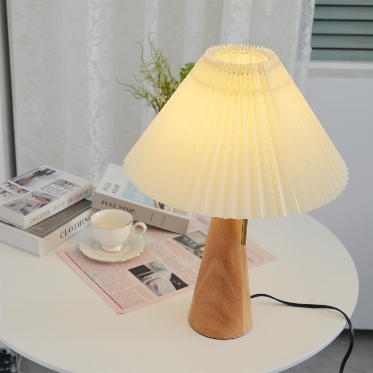 TimberLight - Moderne træ- og metallampe til bord