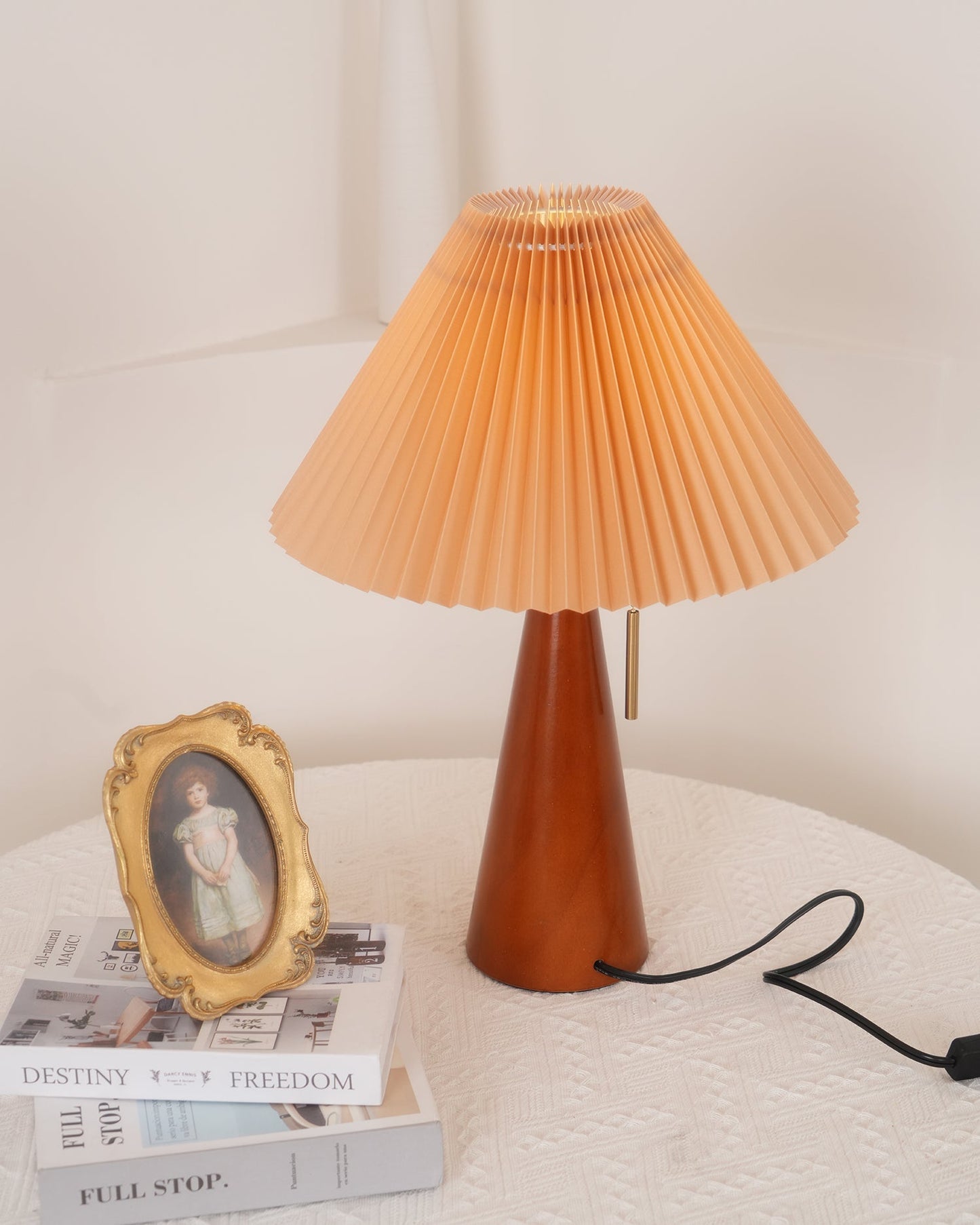 TimberLight - Moderne træ- og metallampe til bord