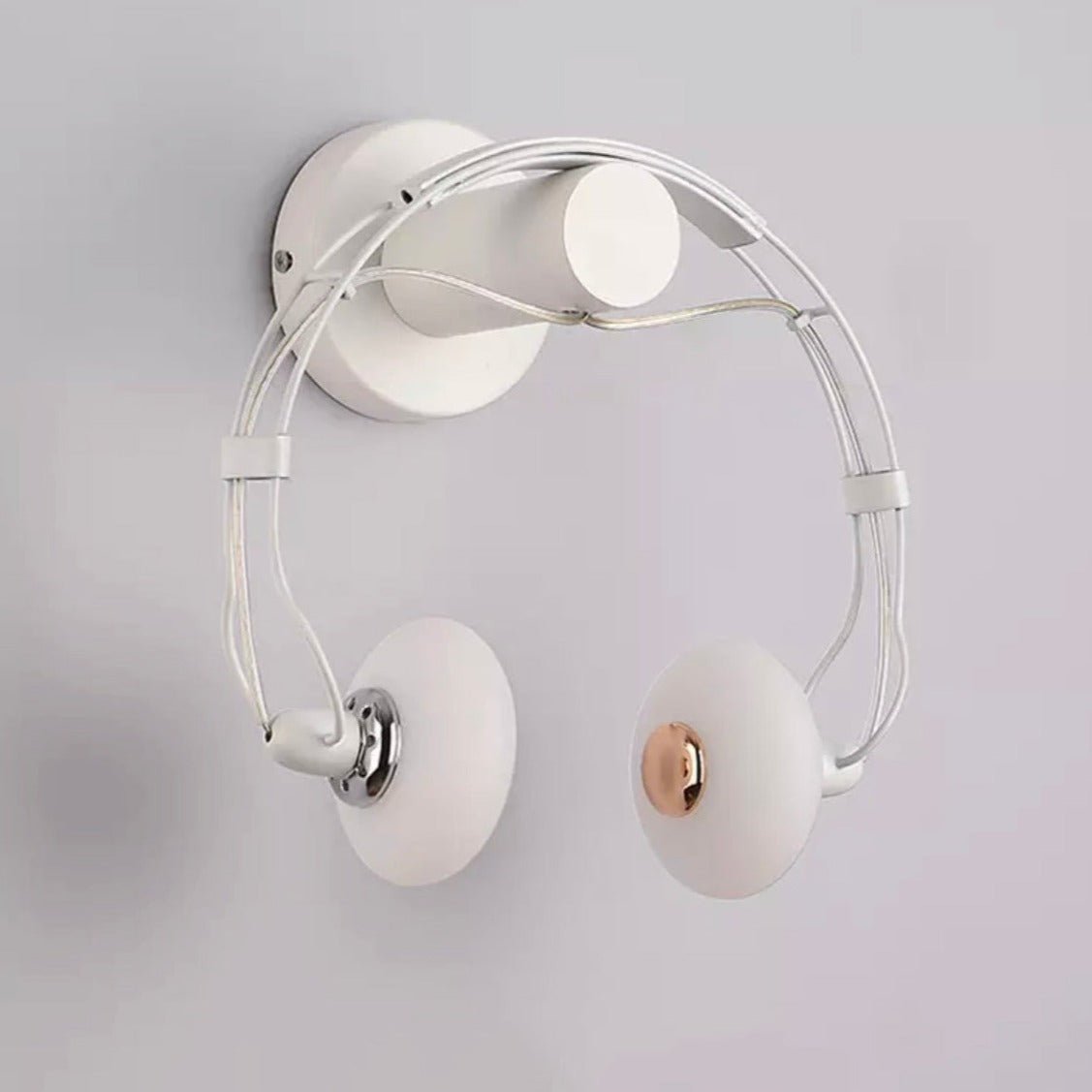 SoundWave - LED-Wandlampe in Kopfhörerform