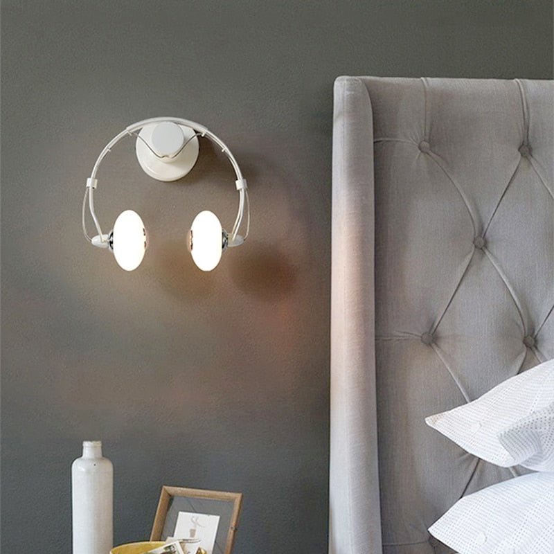 SoundWave - LED-Wandlampe in Kopfhörerform