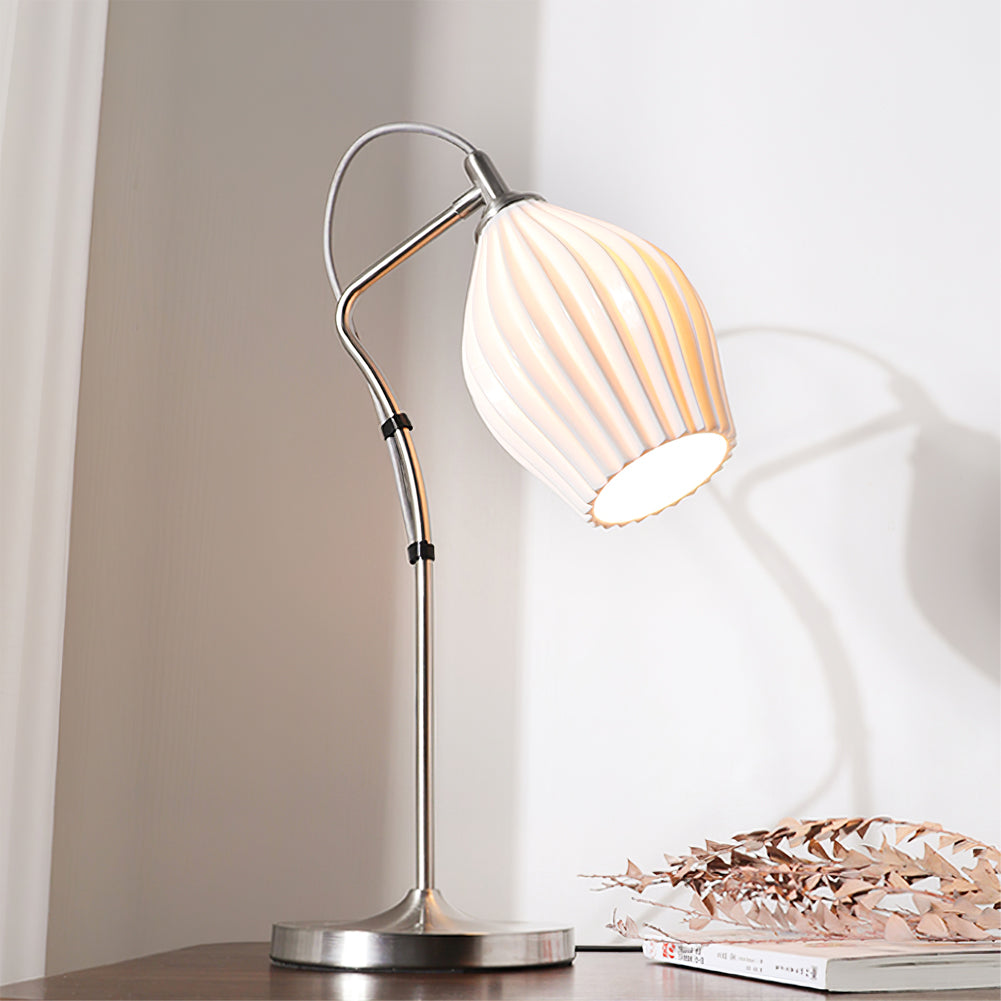 SculpturaLite – Ceramic Table Lamp with Ribbed Structure