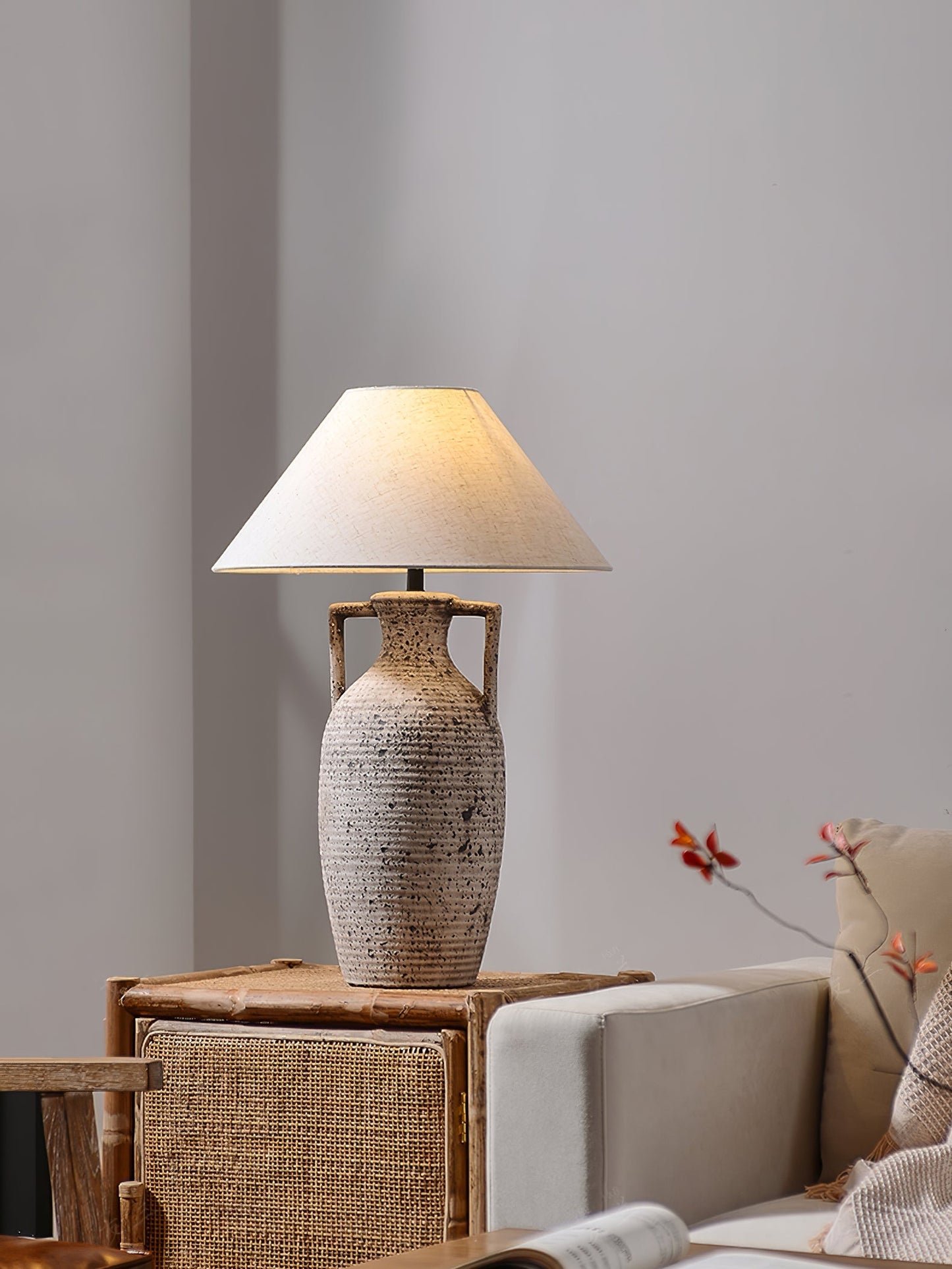 Prikket keramisk bordlampe