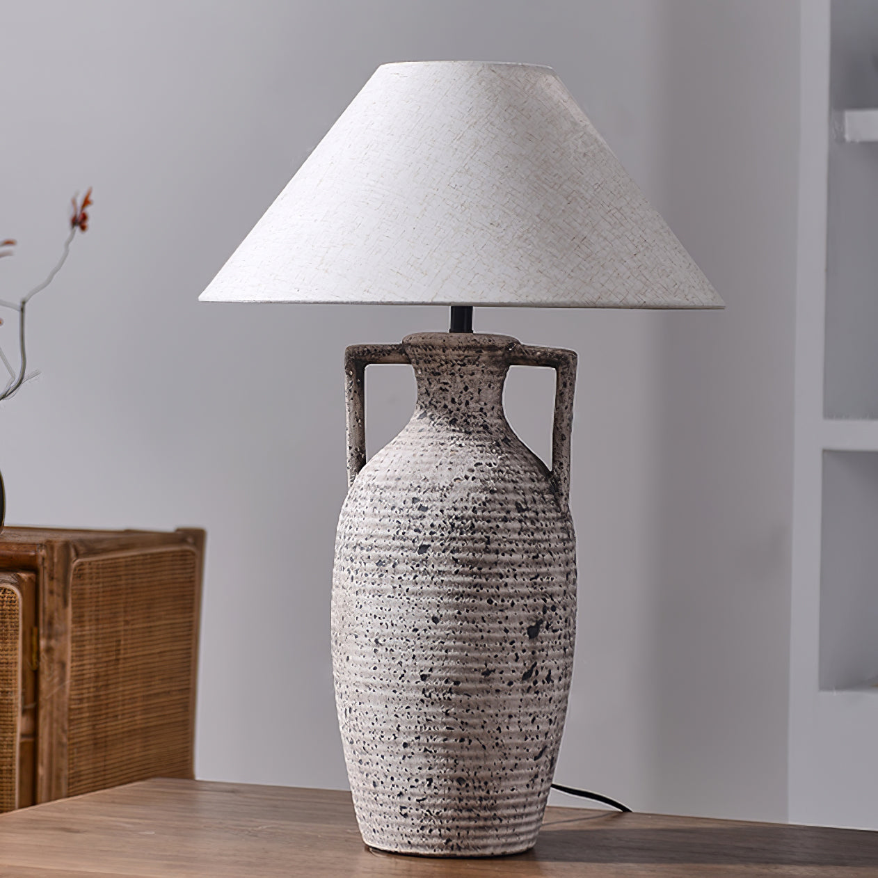 Prikket keramisk bordlampe