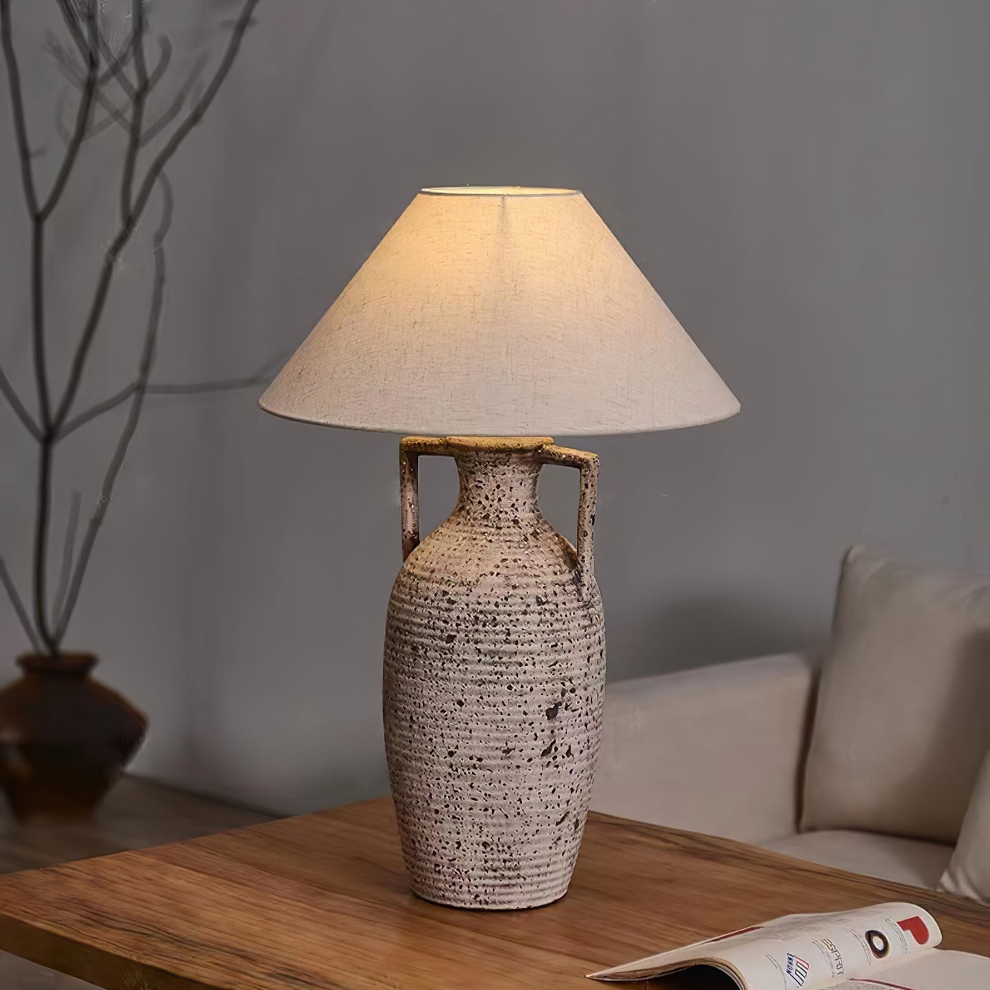 Prikket keramisk bordlampe