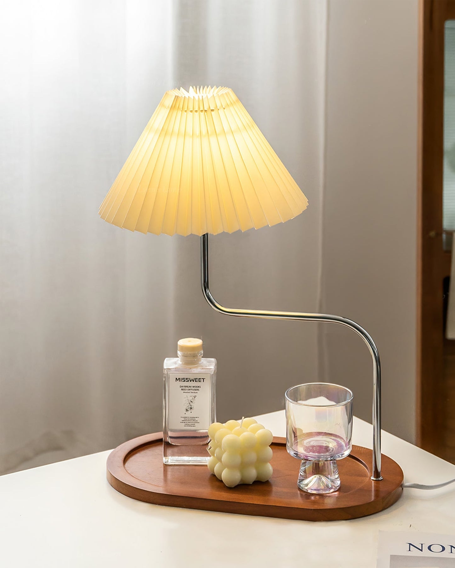KlintLuxe - Table Lamp with Modern Style and Cosy Atmosphere