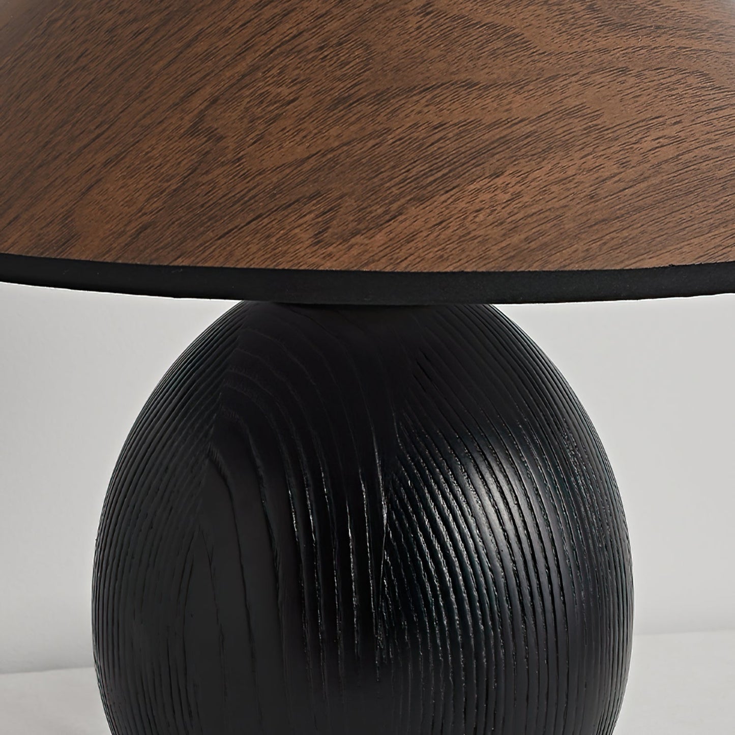 RusticShine - Lampe de table élégante en noyer et bois noir