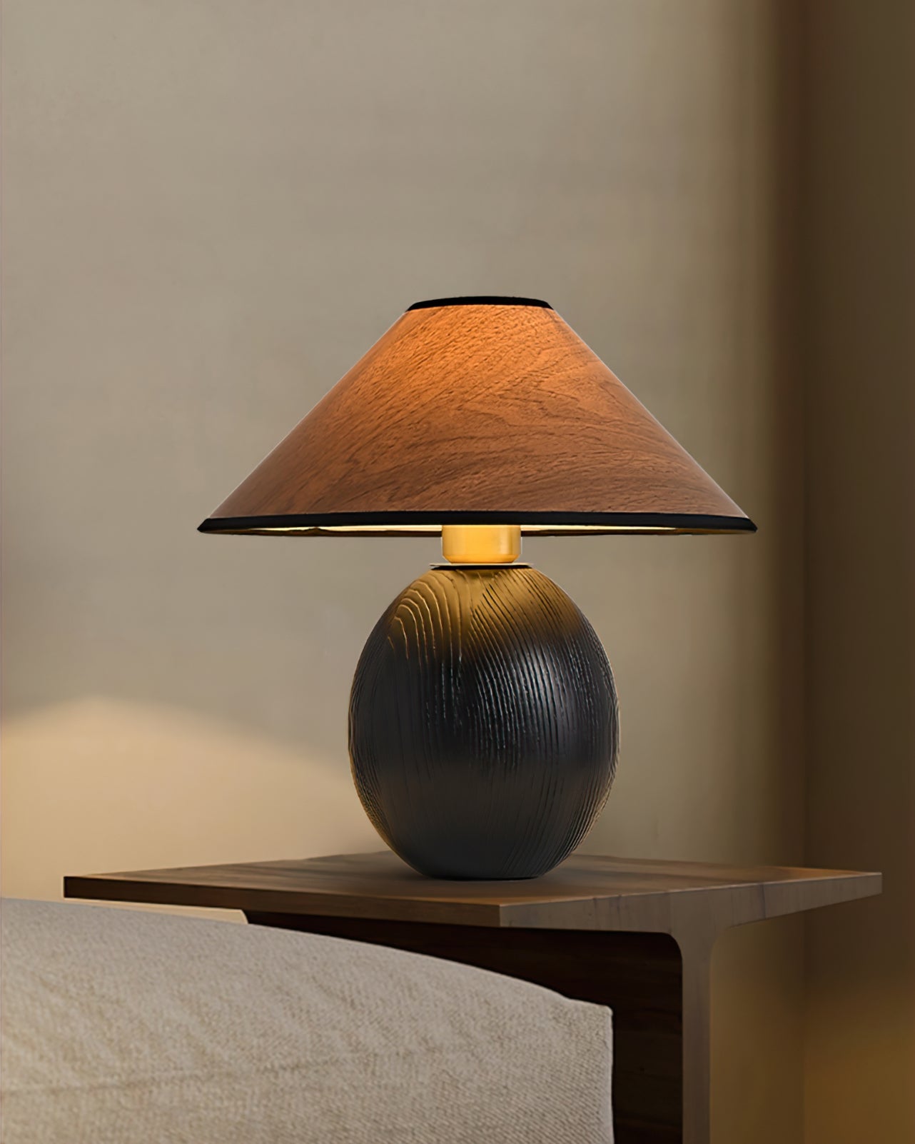 RusticShine - Lampe de table élégante en noyer et bois noir