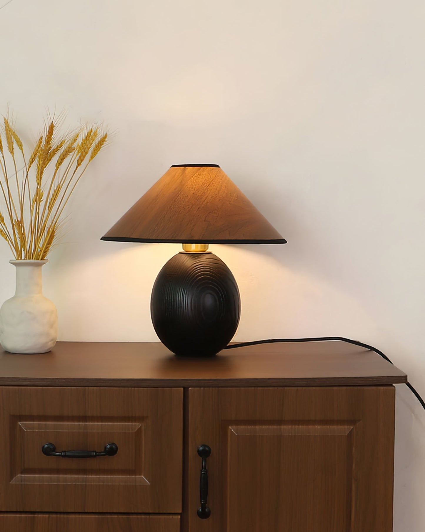 RusticShine - Lampe de table élégante en noyer et bois noir